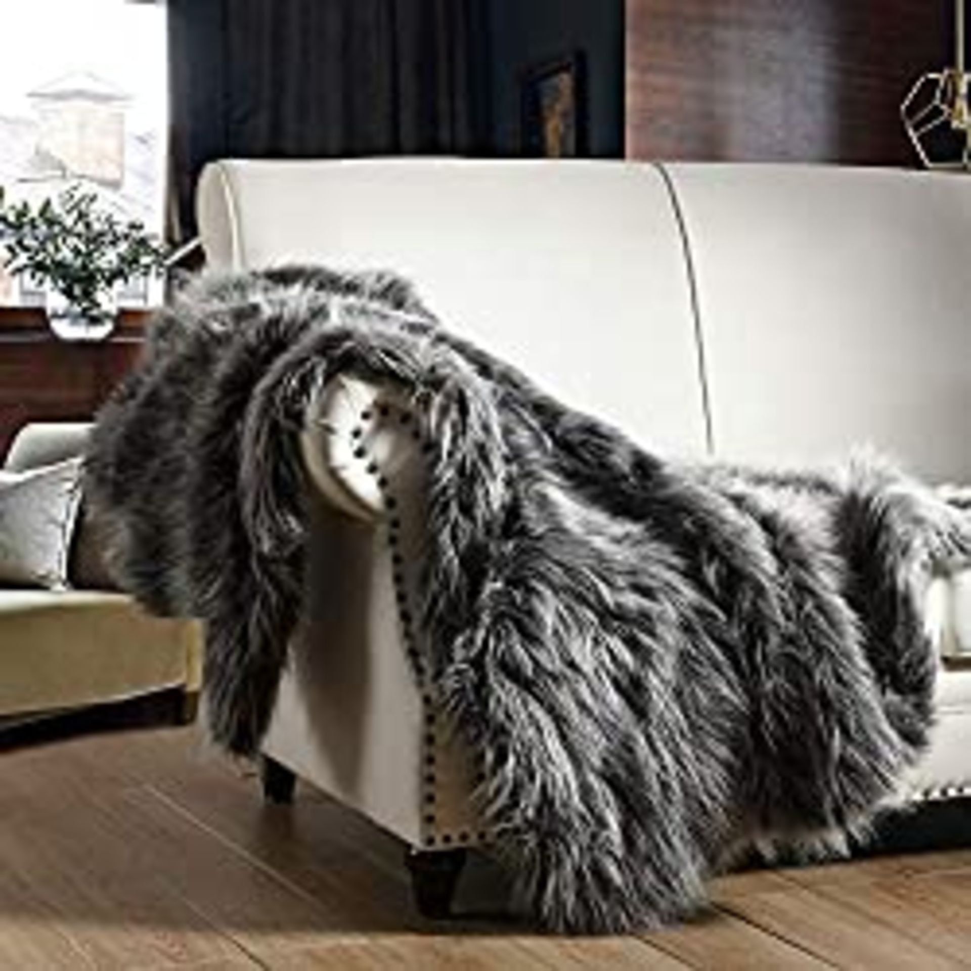 RRP £37.99 Luxury Faux Fur Throw Blanket