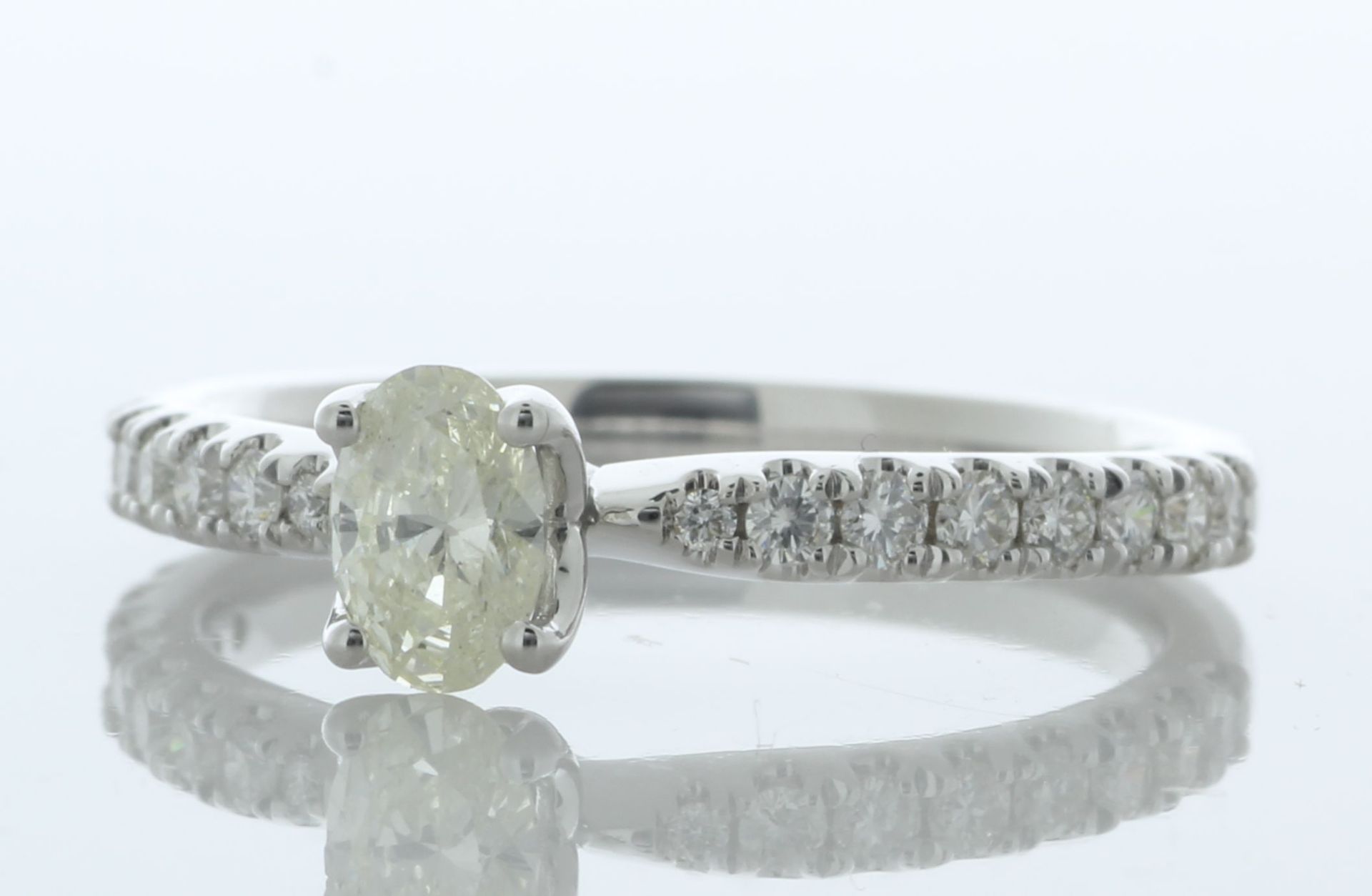 18ct White Gold Oval Cut Diamond Ring (0.60) 0.70 Carats - Valued By IDI £7,995.00 - A stunning oval - Image 2 of 5