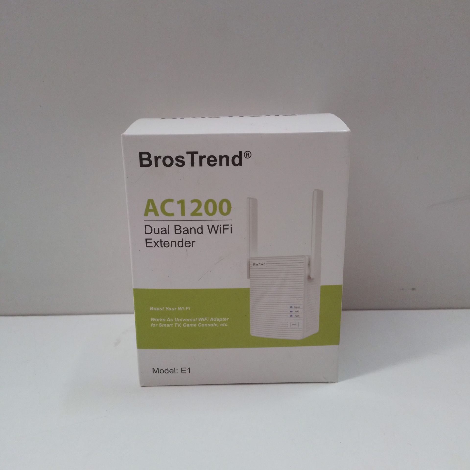 RRP £41.30 BrosTrend 1200Mbps WiFi Extender Booster - Image 2 of 2