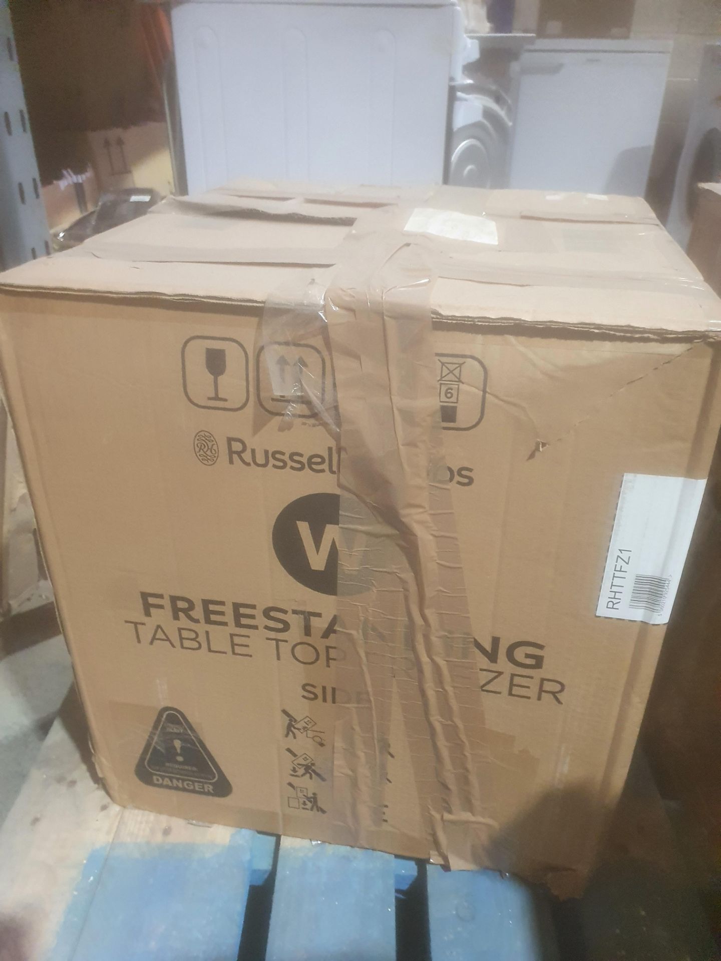 Russell Hobbs RHTTFZ1 32L Tabletop Freezer RRP £154.99 (35) - Image 2 of 2