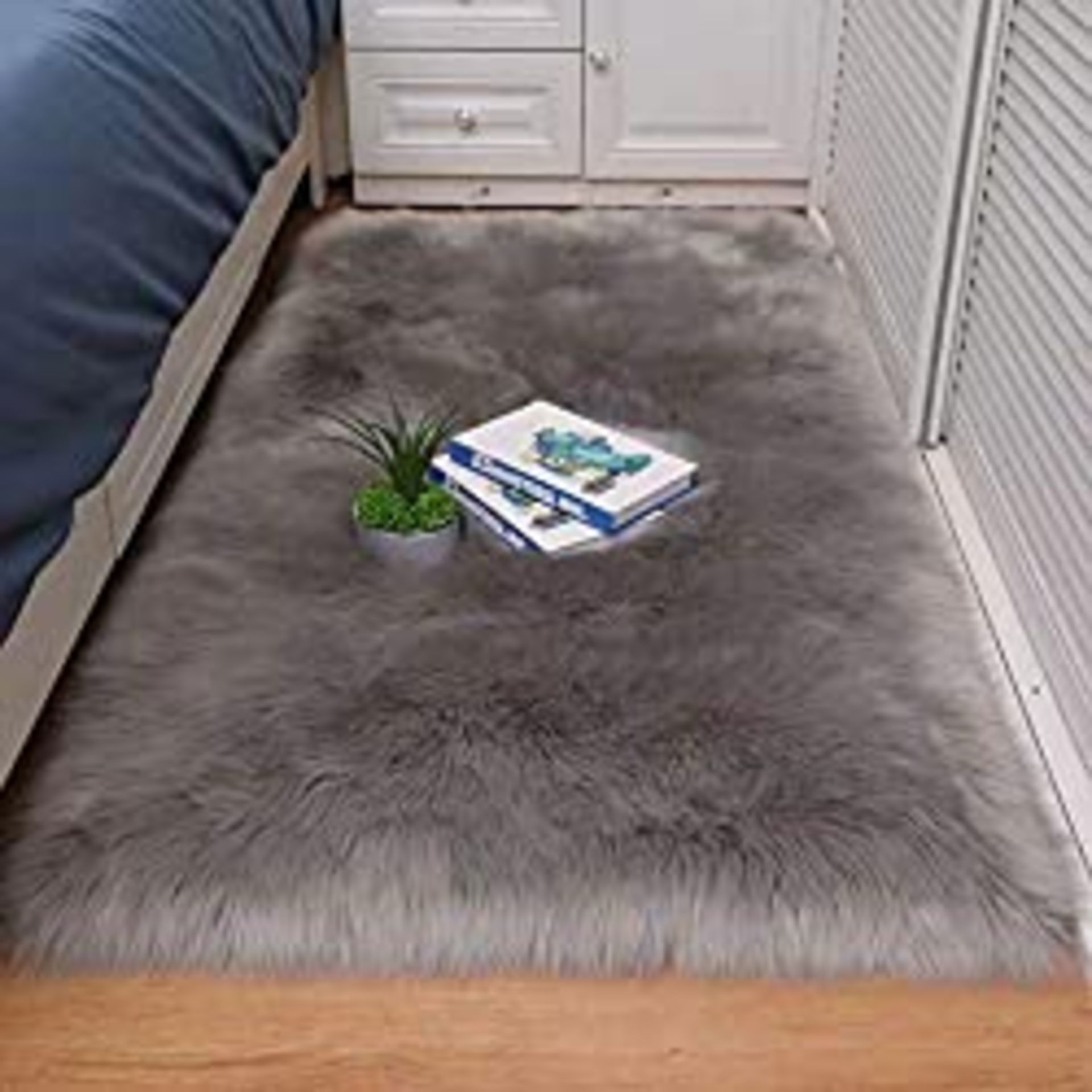 RRP £15.34 Topspitgo Grey Rugs for Bedroom