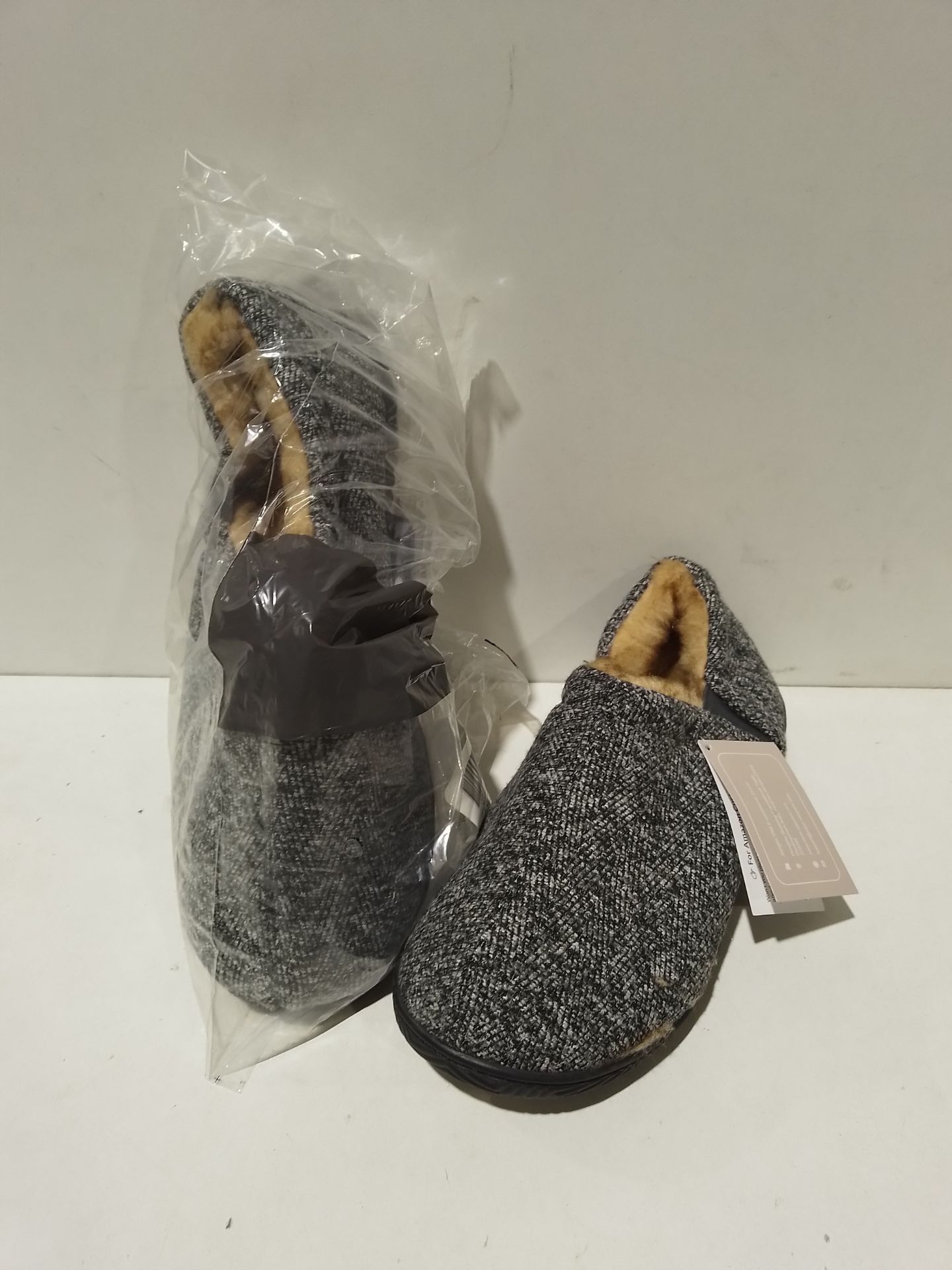 RRP £23.99 Zizor Men's Cozy Memory Foam Slippers with Fleece Lining - Image 2 of 2