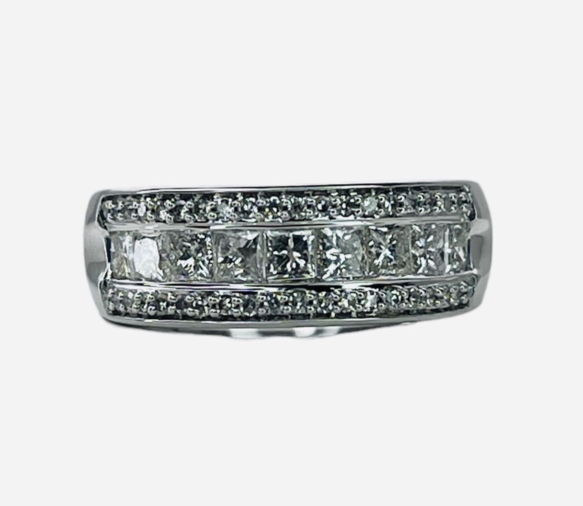 RRP-£4750.00 14CT WHITE GOLD LADIES DIAMOND RING, SET WITH A TOTAL CARAT WEIGHT 1.00CT, SET WITH PRI - Image 3 of 6