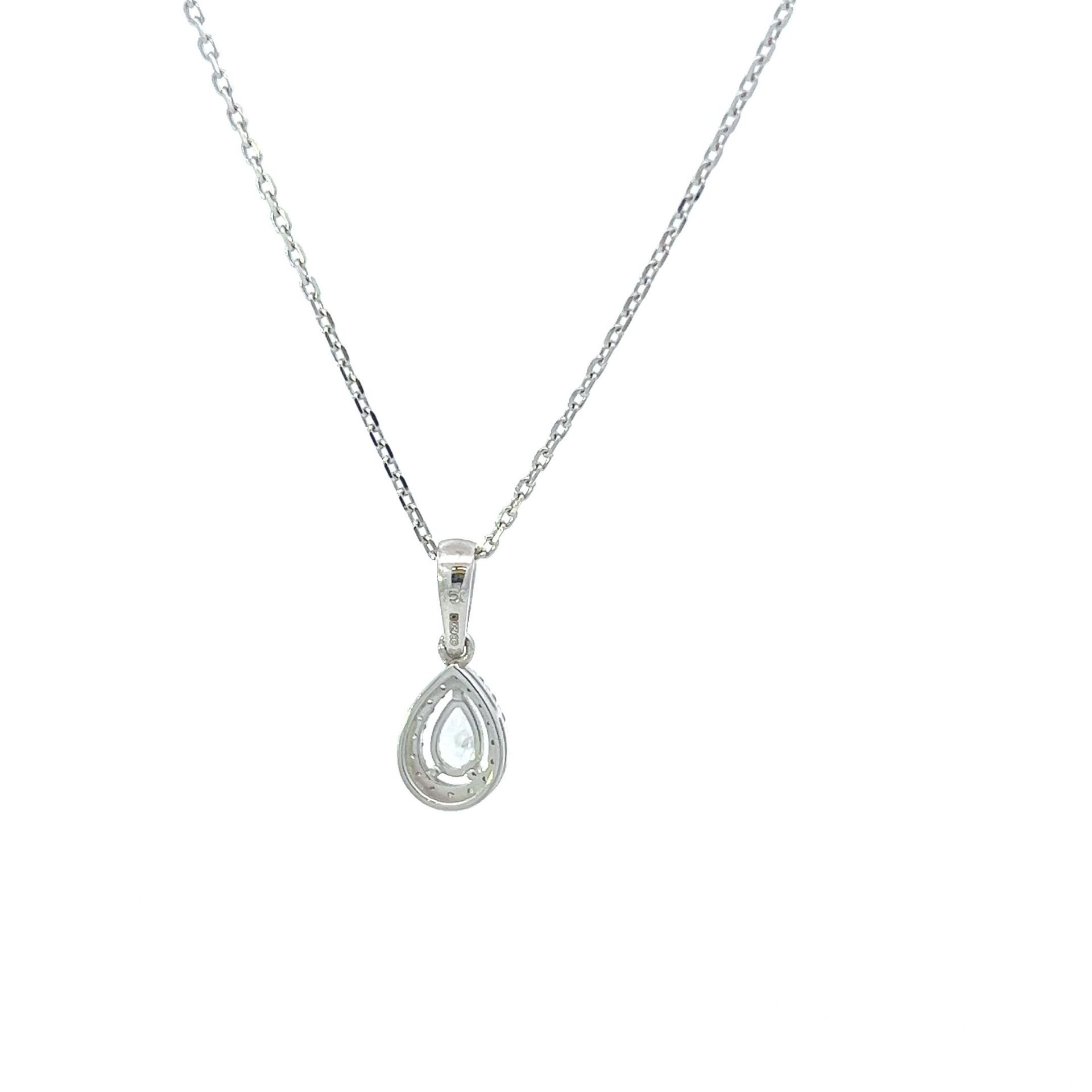 RRP-£4250.00 18K WHITE GOLD PENDENT AND CHAIN, PENDENT SET WITH ON PEAR AND ROUND CUT NATURAL DIAMON - Image 3 of 4