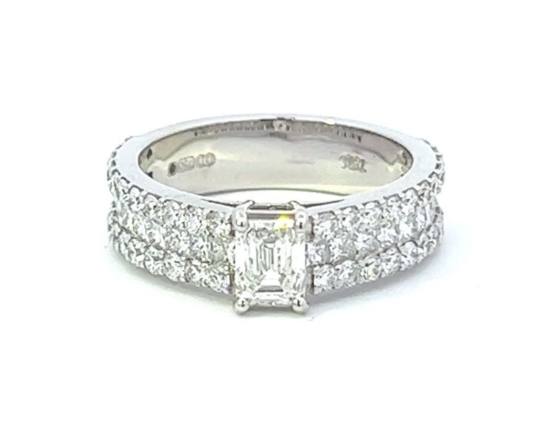 RRP-£8950.00 18K WHITE GOLD DIAMOND RING, SET WITH EMERALD STEP, PRINCESS AND ROUND CUT DIAMONDS, TO