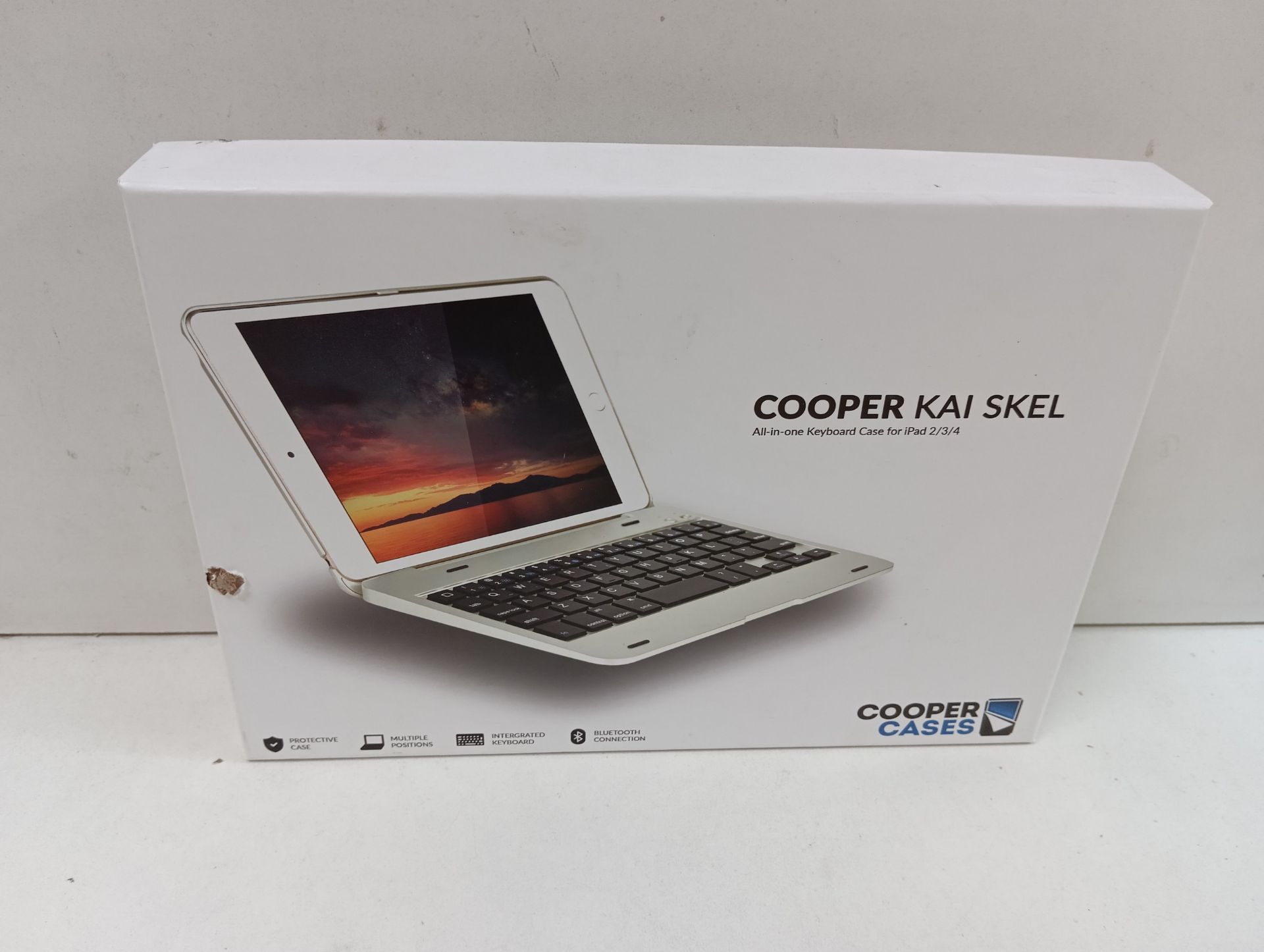 RRP £44.61 Cooper Kai SKEL P1 [Bluetooth Wireless Keyboard] Case for iPad 4 2013 - Image 2 of 2