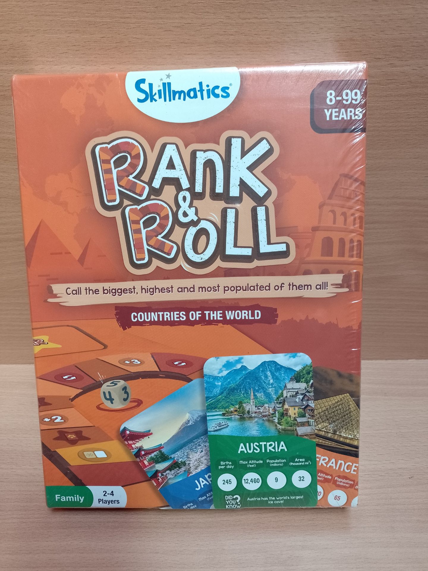 RRP £24.55 Skillmatics Trump Card & Board Game - Rank & Roll Countries of The World - Image 2 of 2