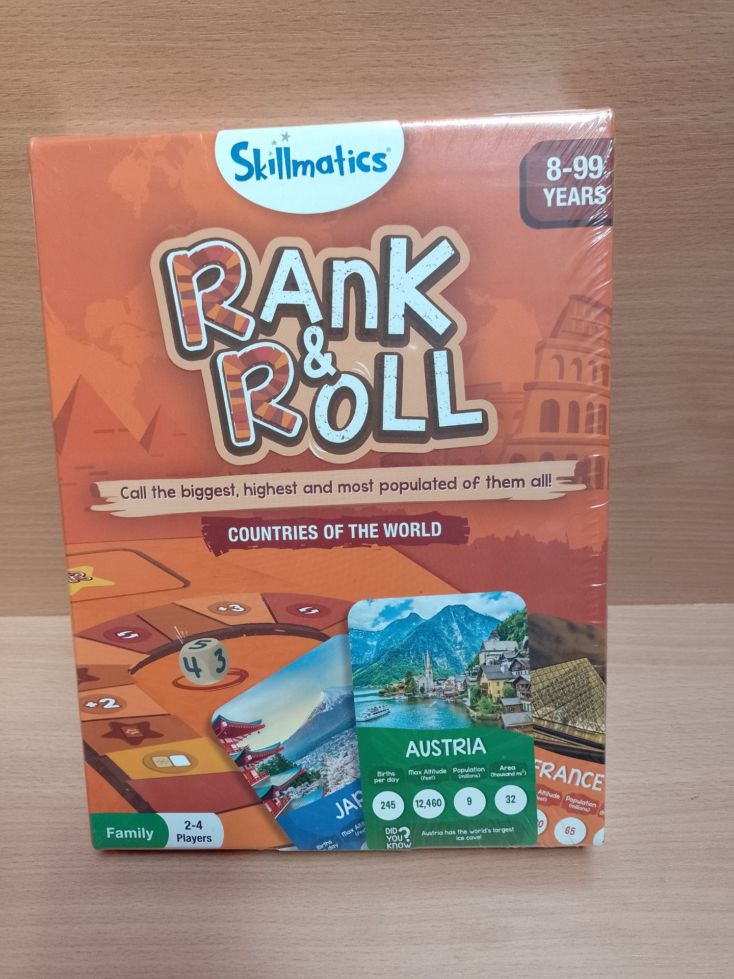 RRP £24.55 Skillmatics Trump Card & Board Game - Rank & Roll Countries of The World - Image 2 of 2