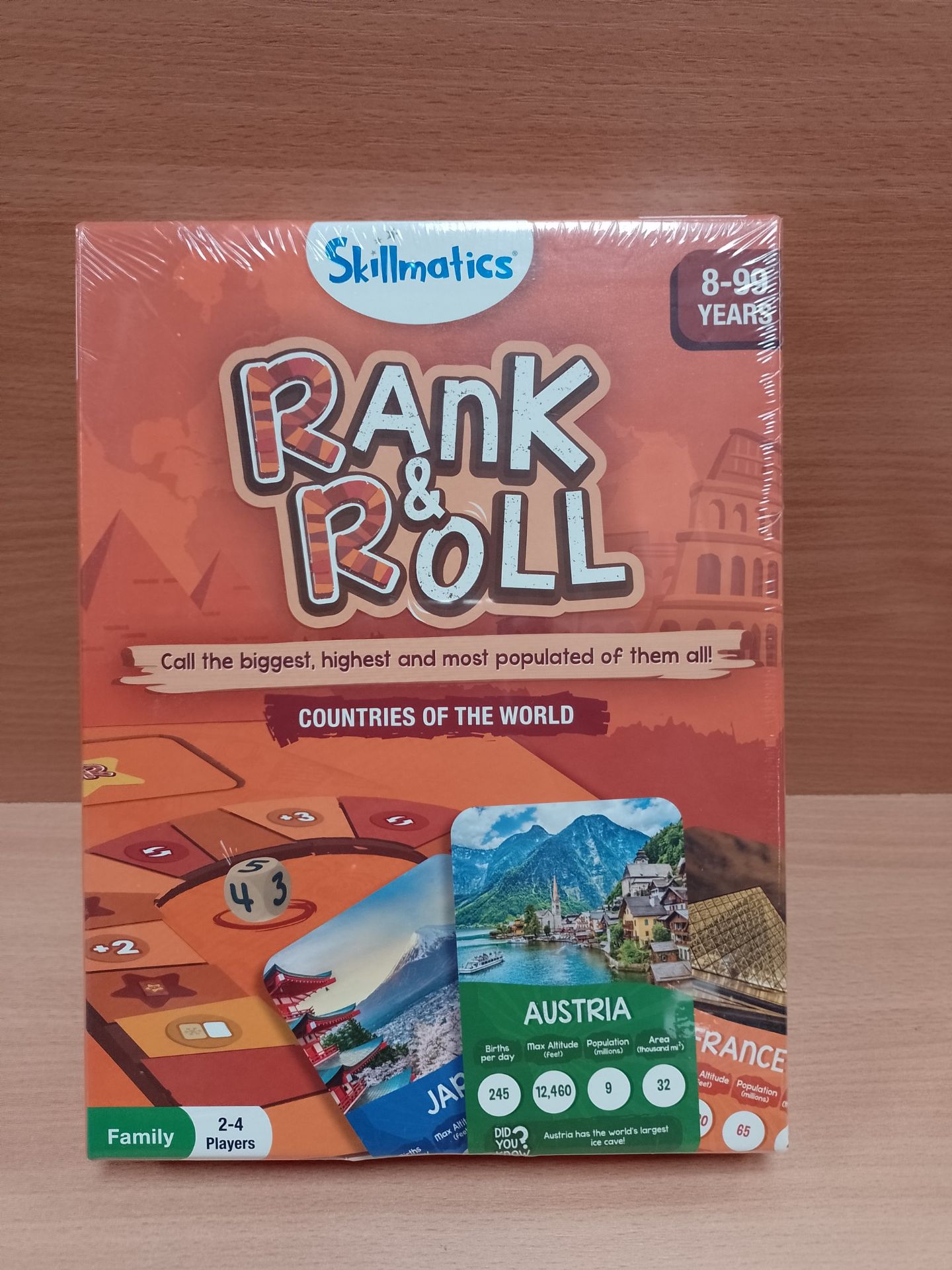 RRP £24.55 Skillmatics Trump Card & Board Game - Rank & Roll Countries of The World - Image 2 of 2