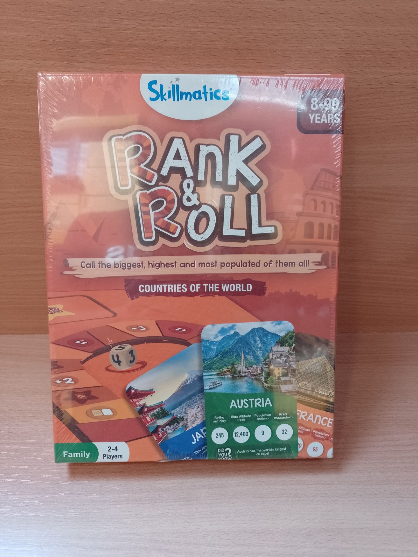 RRP £24.55 BRAND NEW STOCK Skillmatics Trump Card & Board Game - Rank & Roll Countries of The World - Image 2 of 2