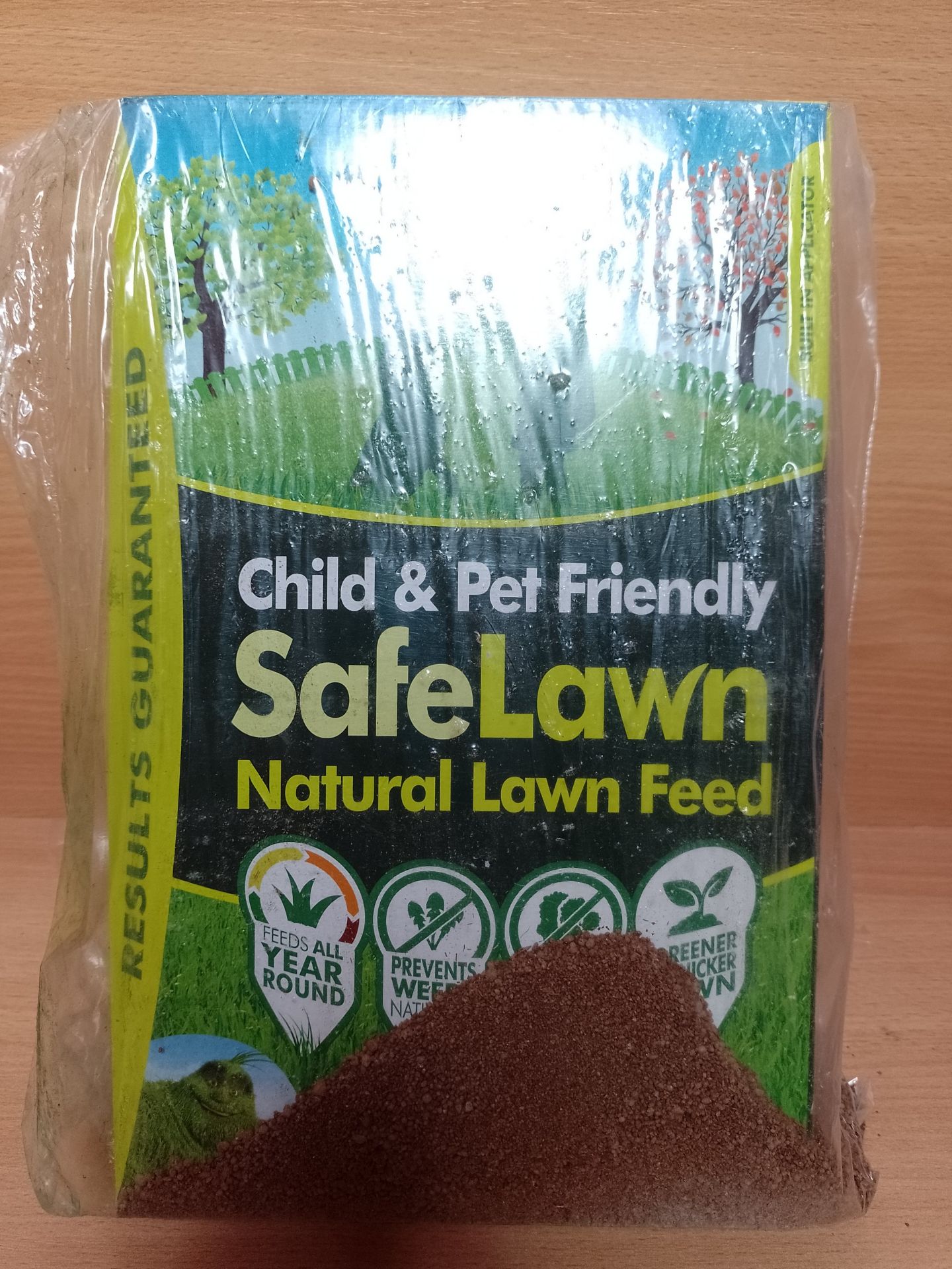 RRP £10.28 Westland 20400352 SafeLawn Child and Pet Friendly Natural Lawn Feed 80 m2 - Image 2 of 2