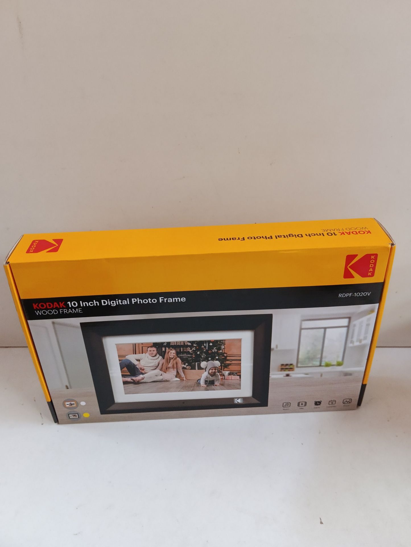 RRP £94.14 KODAK Digital Photo Frame 10 inch 8GB Memory with Remote Control - Image 2 of 2