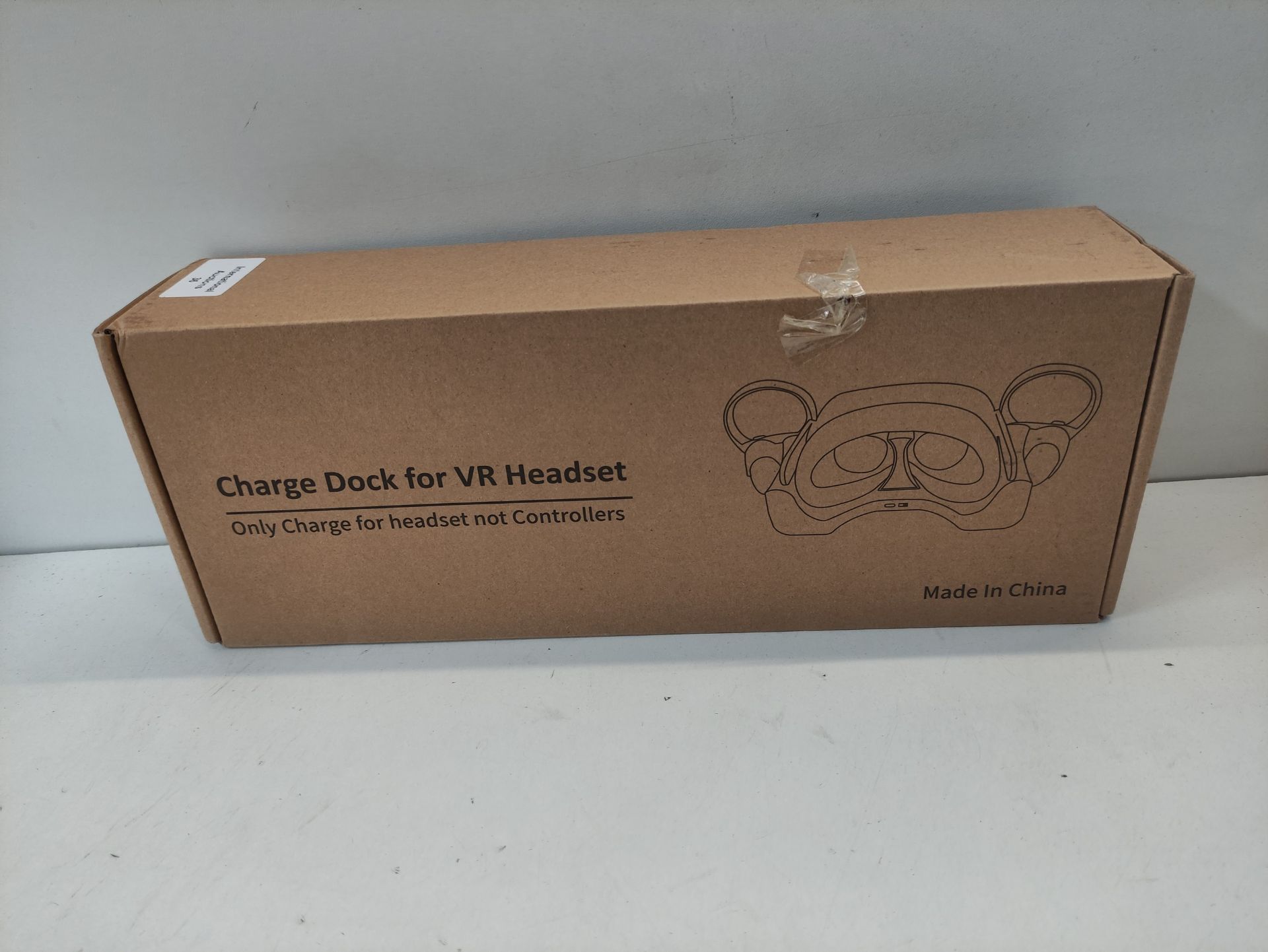 RRP £29.01 Vakdon USB Magnetic Charging Dock Holder for Quest 2 Headset - Image 2 of 2