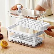 RRP £8.92 Ice Cube Tray with Lid