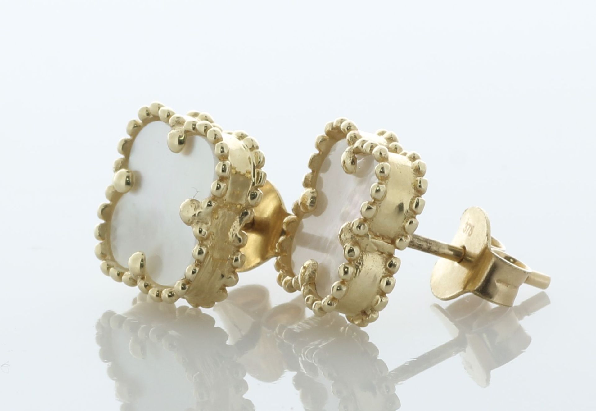 9ct Yellow Gold Van Cleef Mother Of Pearl Earring - Valued By AGI £2,200.00 - These gorgeous Van - Image 2 of 4