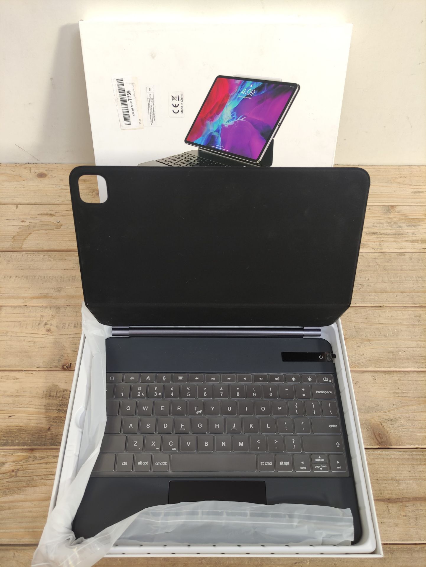 RRP £124.18 SENGBIRCH Magnetic Keyboard for iPad Pro 12.9 (6th Generation - Image 2 of 2