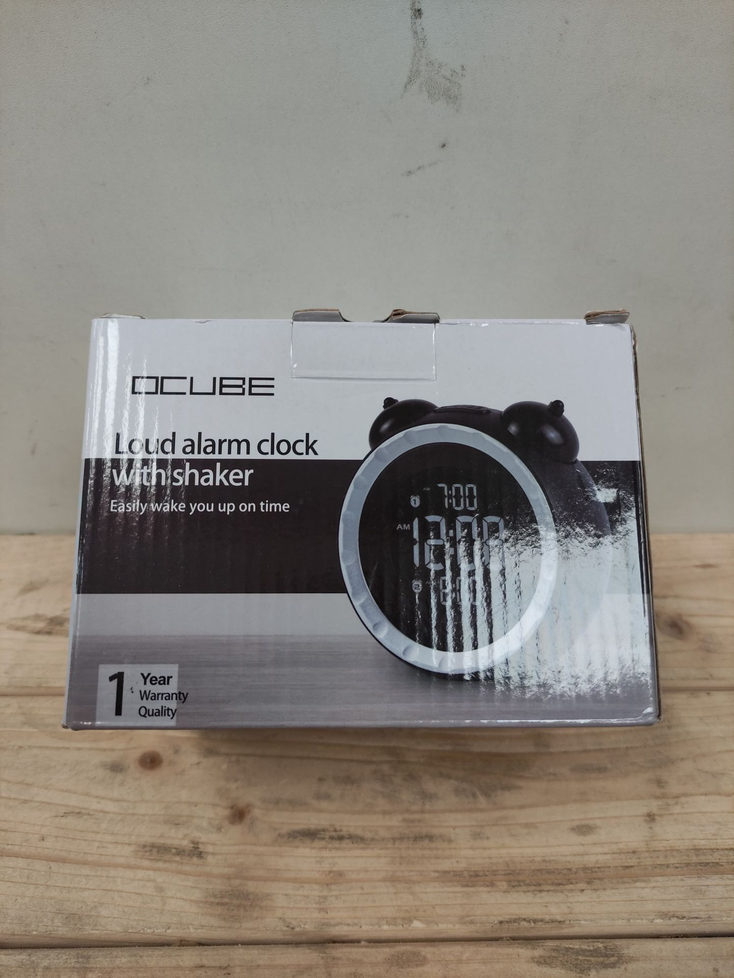 RRP £29.02 OCUBE Alarm Clock for Heavy Sleepers or Hearing Impaired - Image 2 of 2