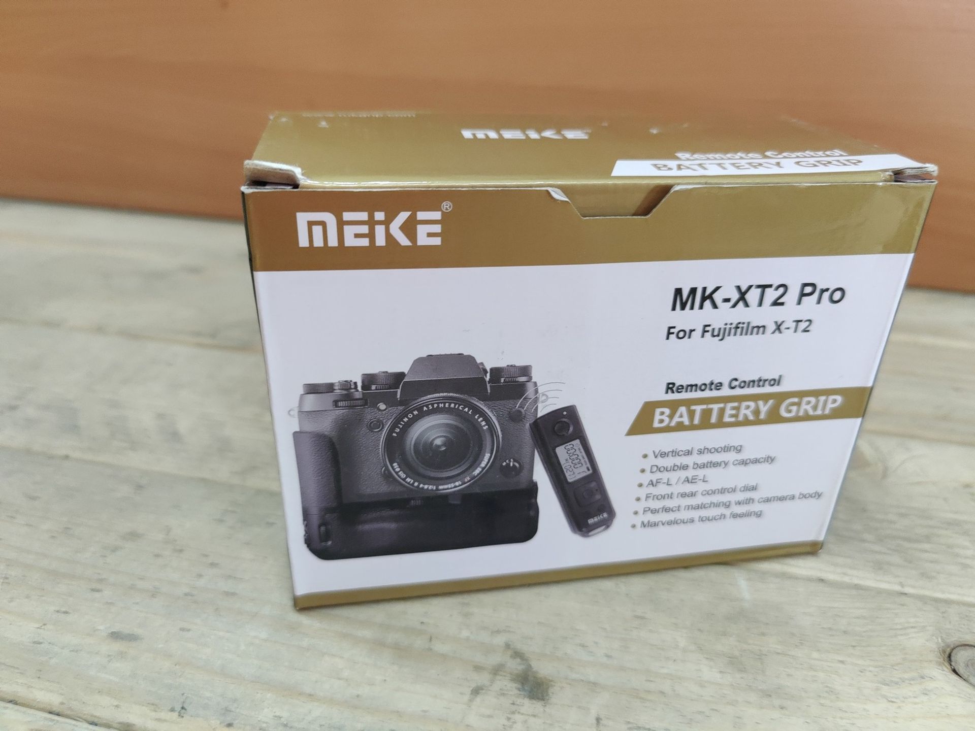 RRP £26.80 MEIKE mk-xt2 Pro Professional Battery Grip Equip 2.4G - Image 2 of 2