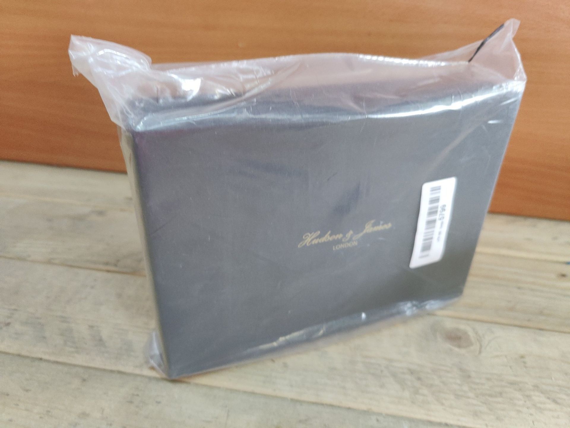 RRP £23.73 Hudson & James Genuine Leather Phone Bag - Image 2 of 4