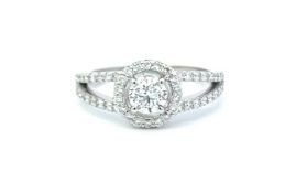 RRP-£5750.00 18K WHITE GOLD DIAMOND RING, SET WITH ROUND BRILLIANT CUT DIAMONDS, TOTAL DIAMOND WEIGH