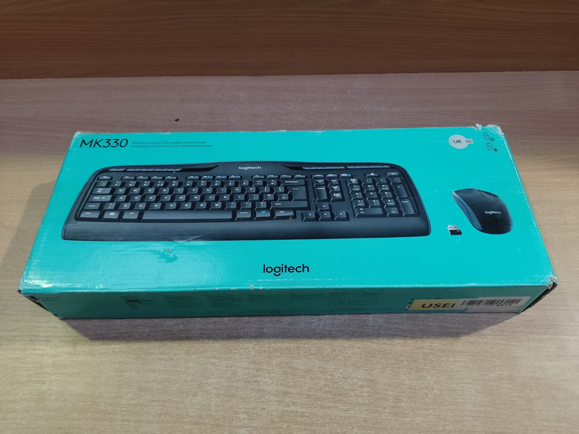 RRP £29.51 Logitech MK330 Wireless Keyboard and Mouse Combo for Windows - Image 2 of 2