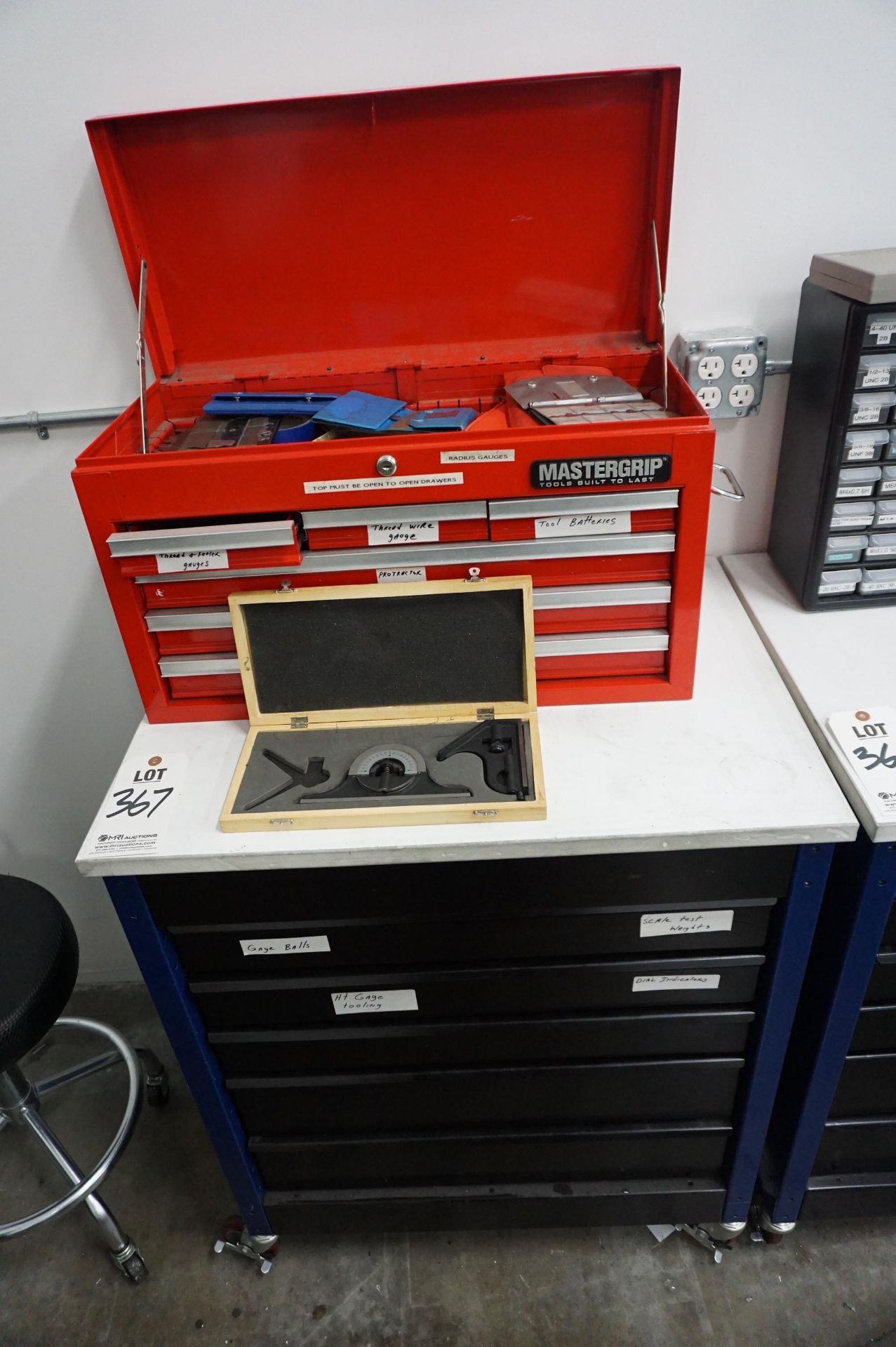 ROLLING TOOL CABINET AND ORGANIZER WITH CONTENTS TO INCLUDE: MISC. THREAD, PLUG, AND RING GAUGES,