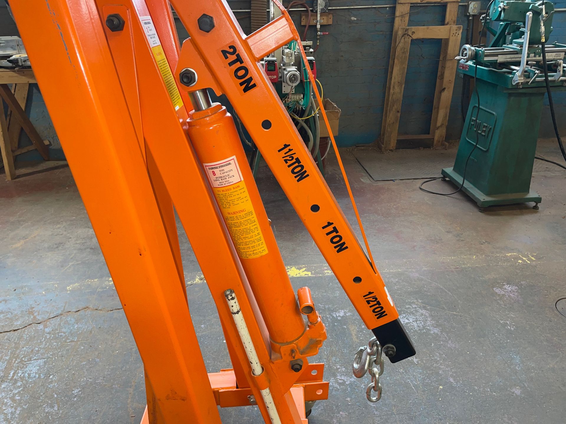 Central Hydraulics 2-Ton Hydraulic Foldable Shop Crane - Image 4 of 6