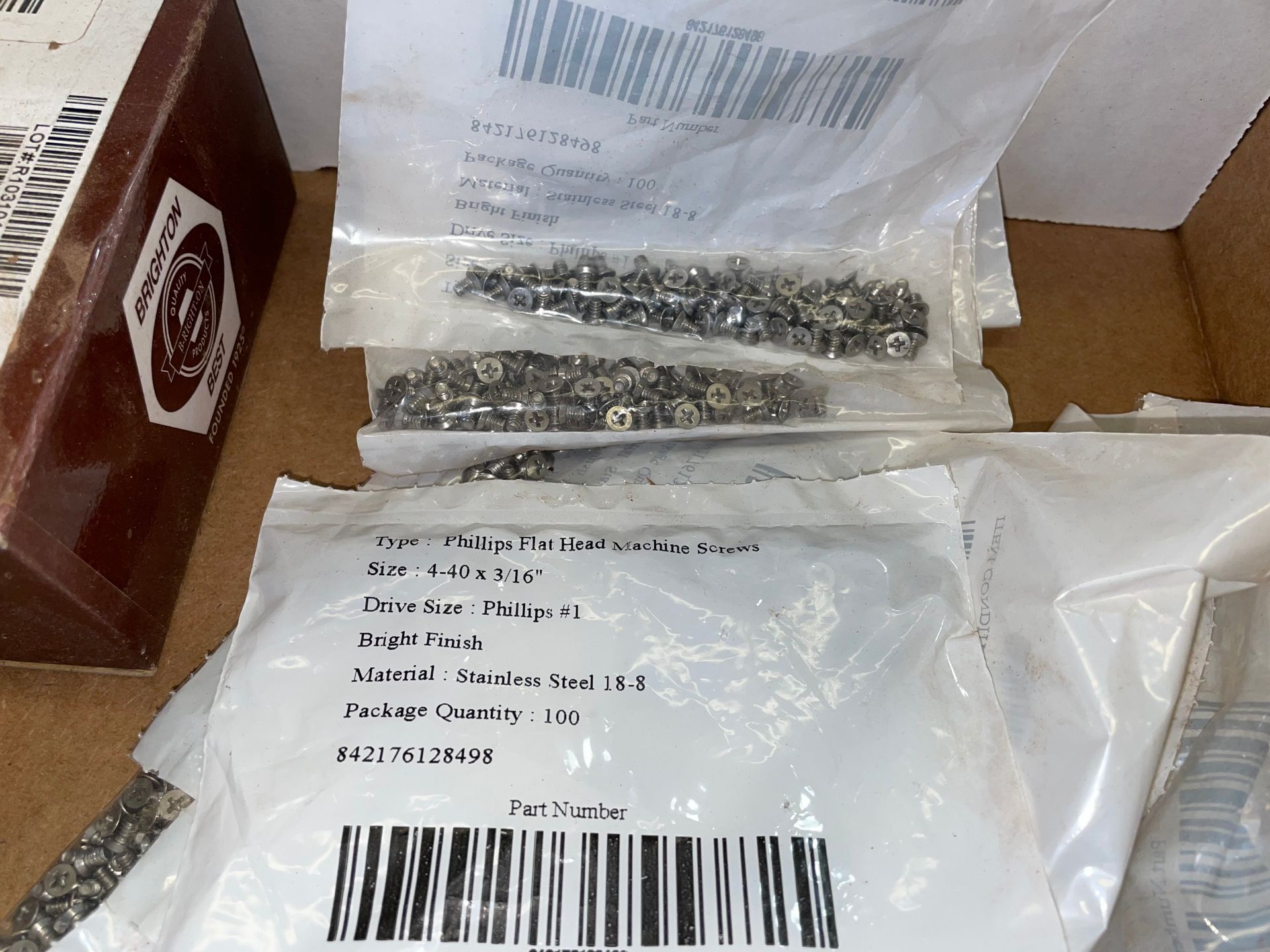 Lot with Various Phillips Flat Head Machine Screws - Image 3 of 5