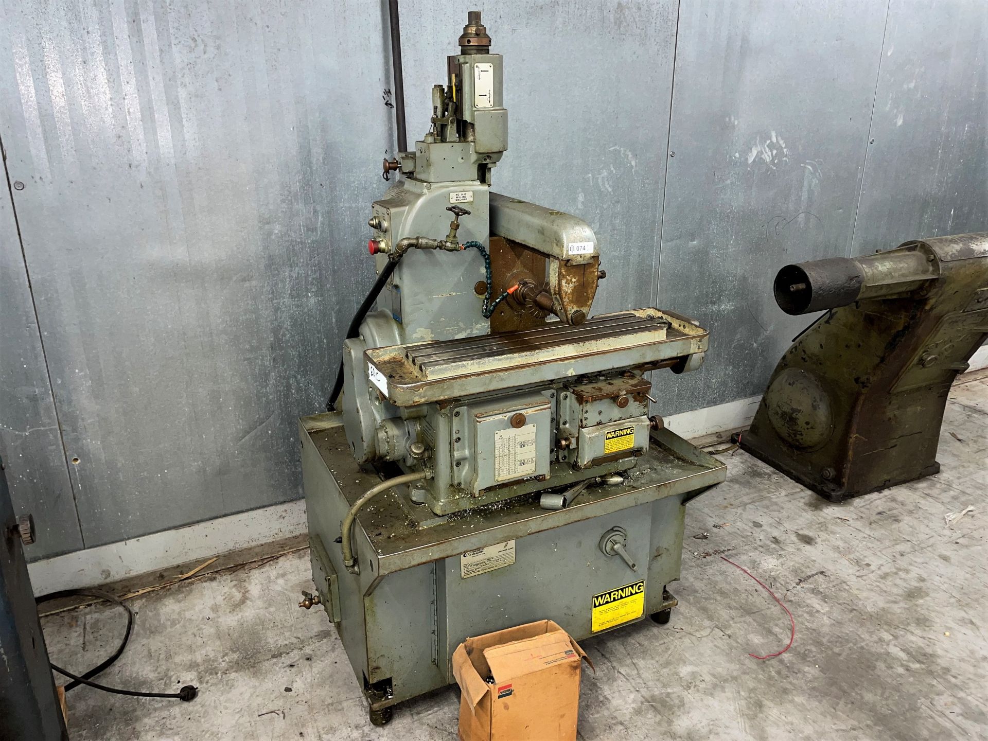 Cincinnati Milacron Mdl. DL 0/12 Automatic Milling Machine