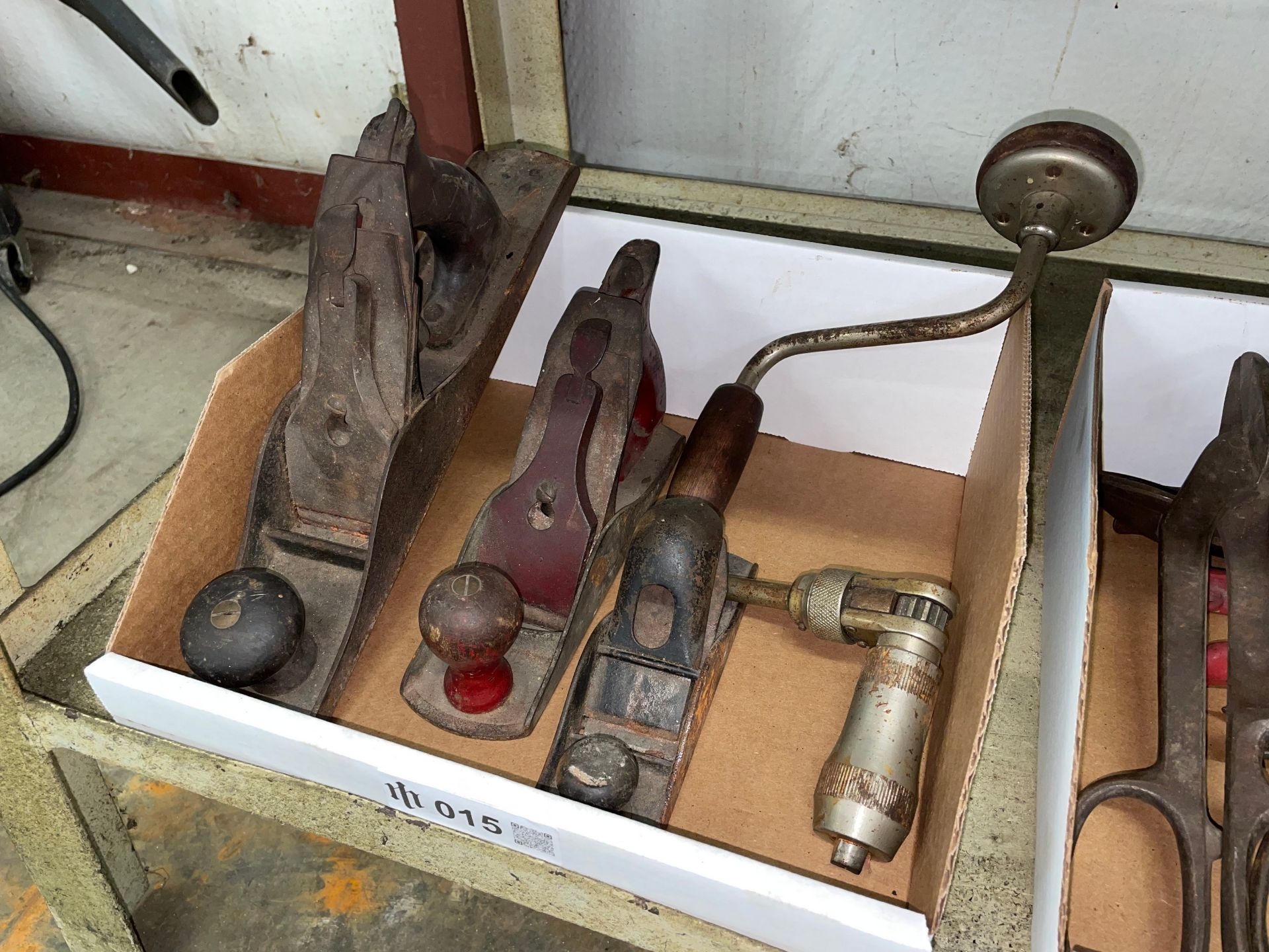 Lot including Manual Wood Planers and Drill