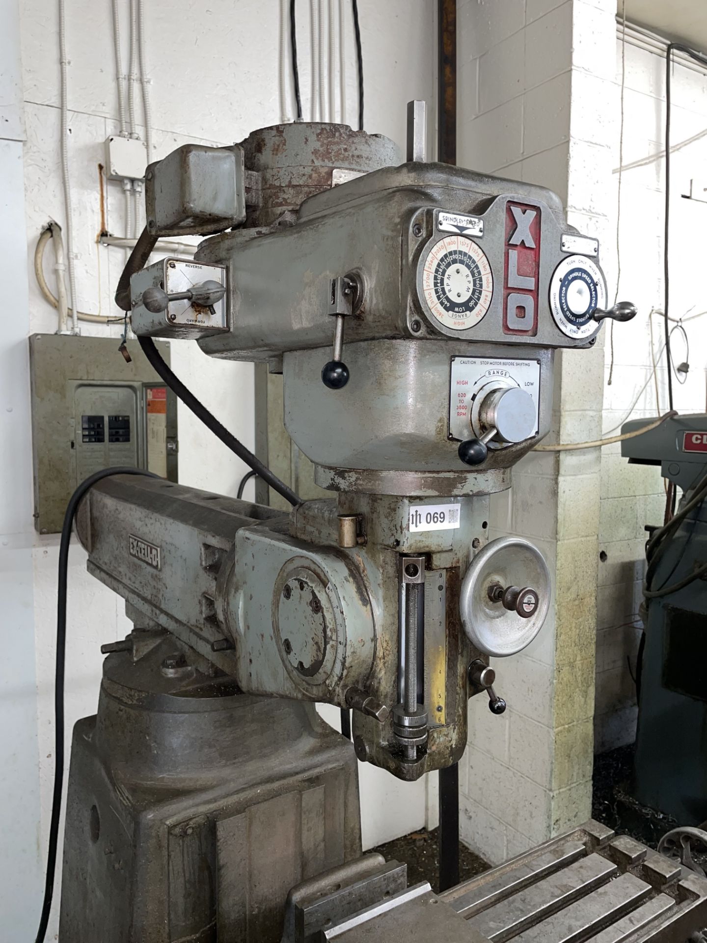 Ex-Cell-O Vertical Knee Type Milling Machine - Image 4 of 7