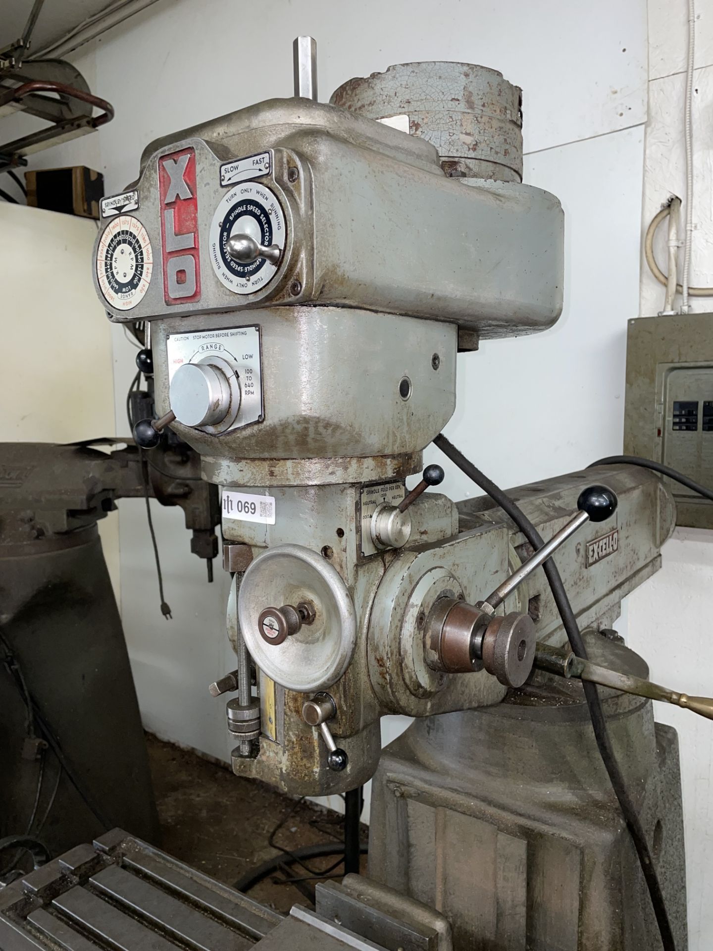 Ex-Cell-O Vertical Knee Type Milling Machine - Image 3 of 7