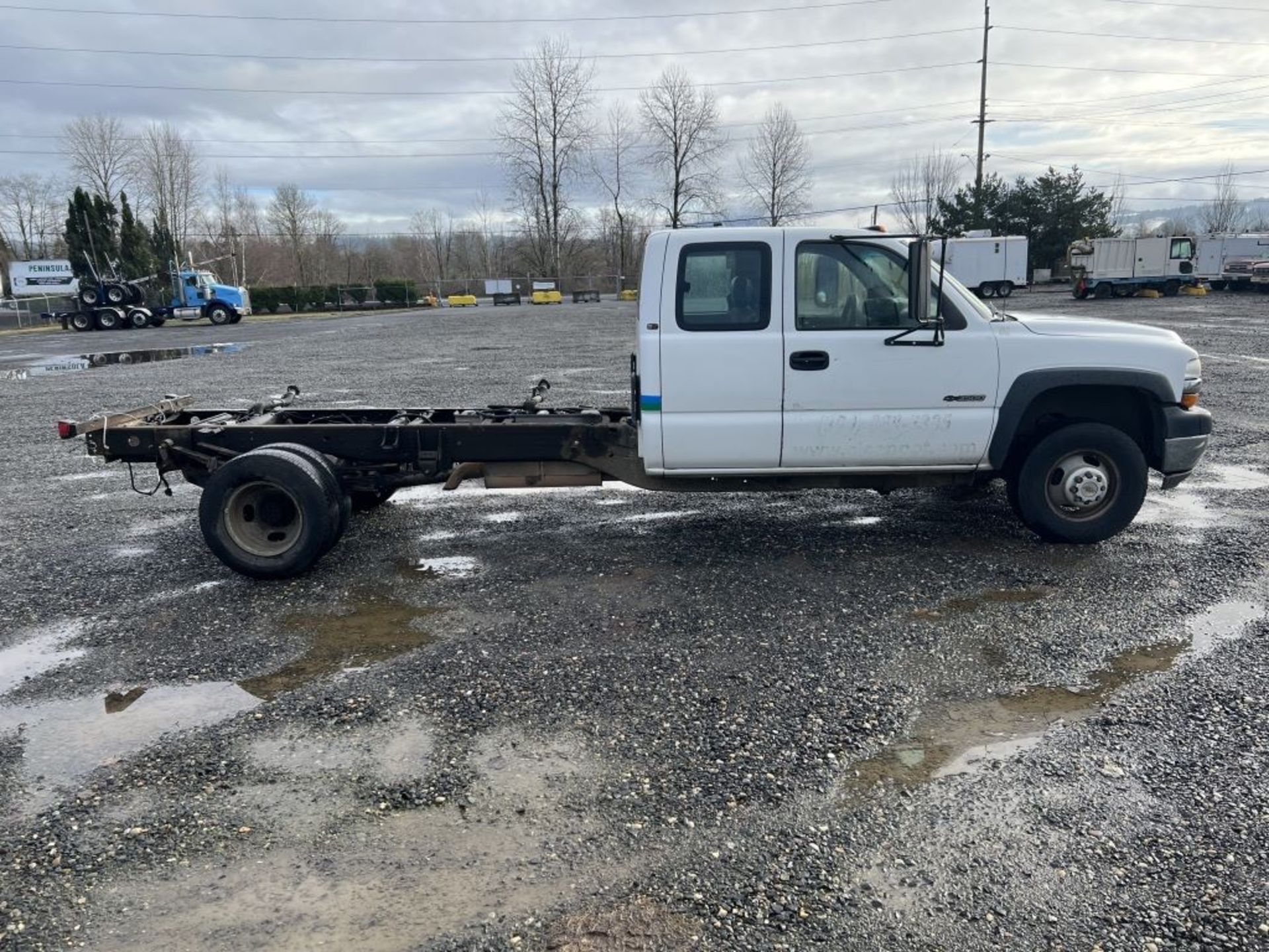 2001 Chevrolet Silverado 3500 Cab & Chassis - Image 3 of 24