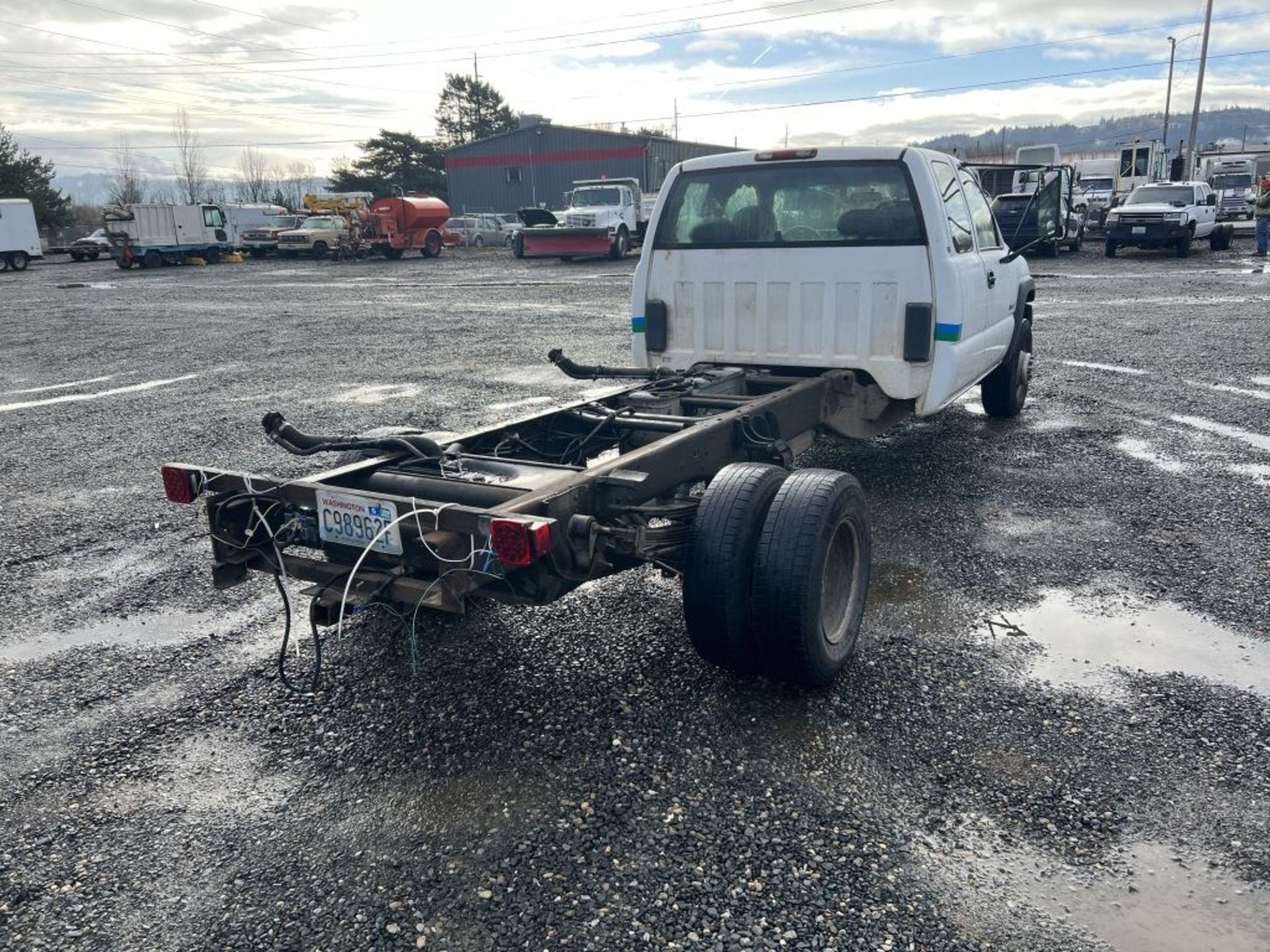 2001 Chevrolet Silverado 3500 Cab & Chassis - Image 4 of 24