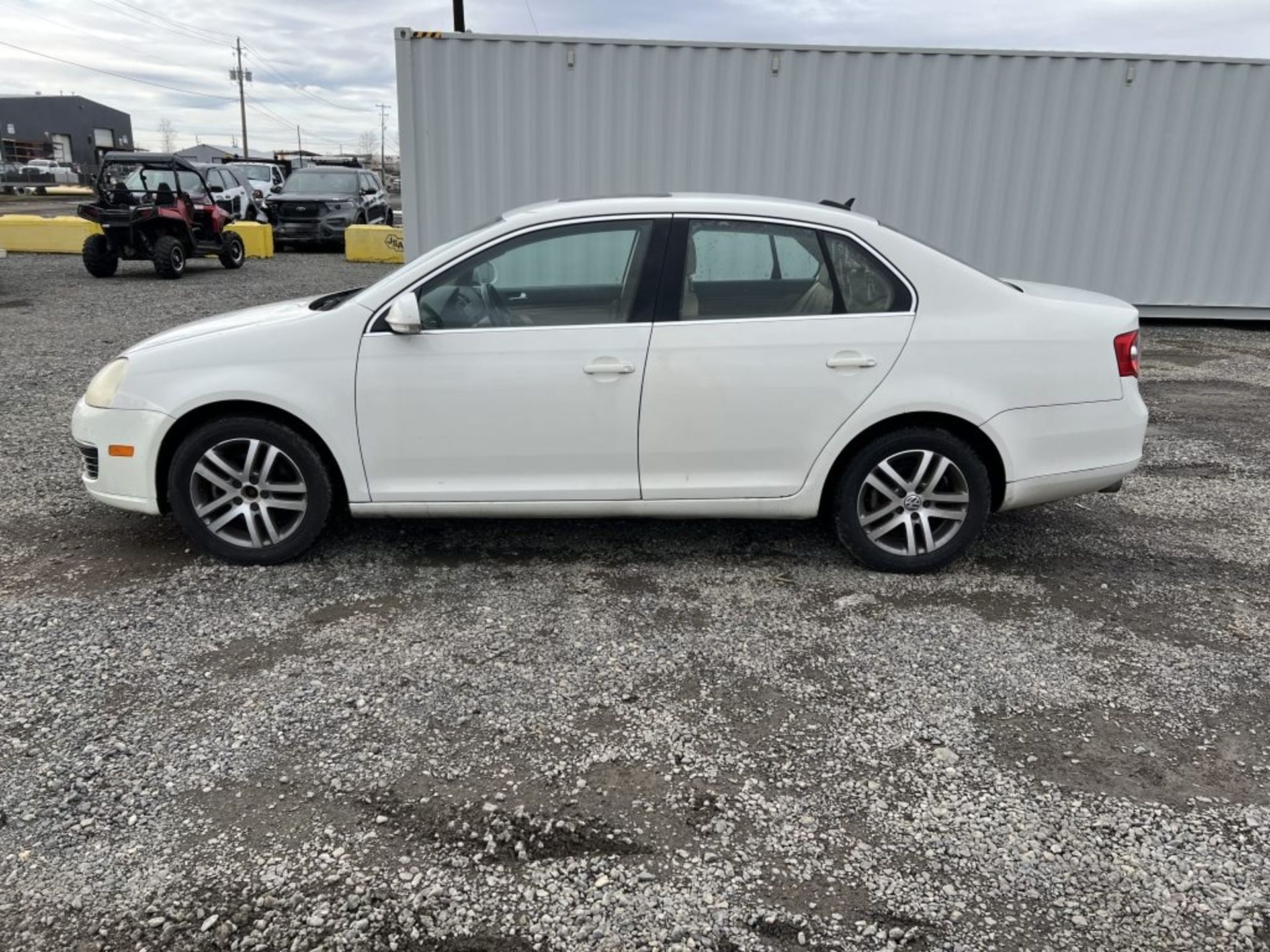 2005 Volkswagen Jetta Sedan - Image 7 of 38