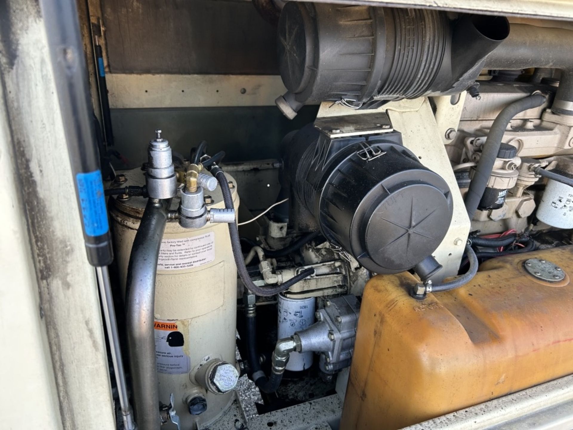 1999 Ingersoll-Rand 185 Towable Air Compressor - Image 20 of 29