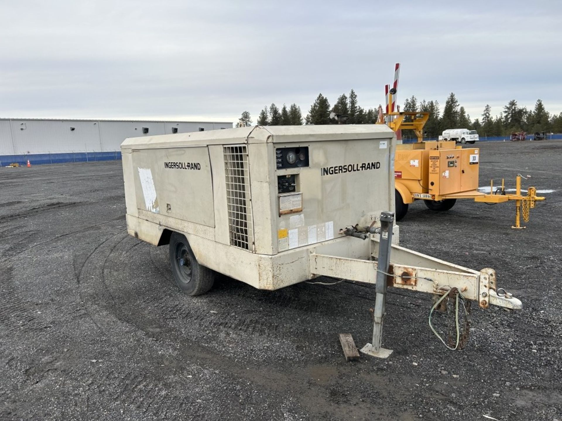 1989 Ingersoll-Rand 375 Towable Air Compressor - Image 7 of 27