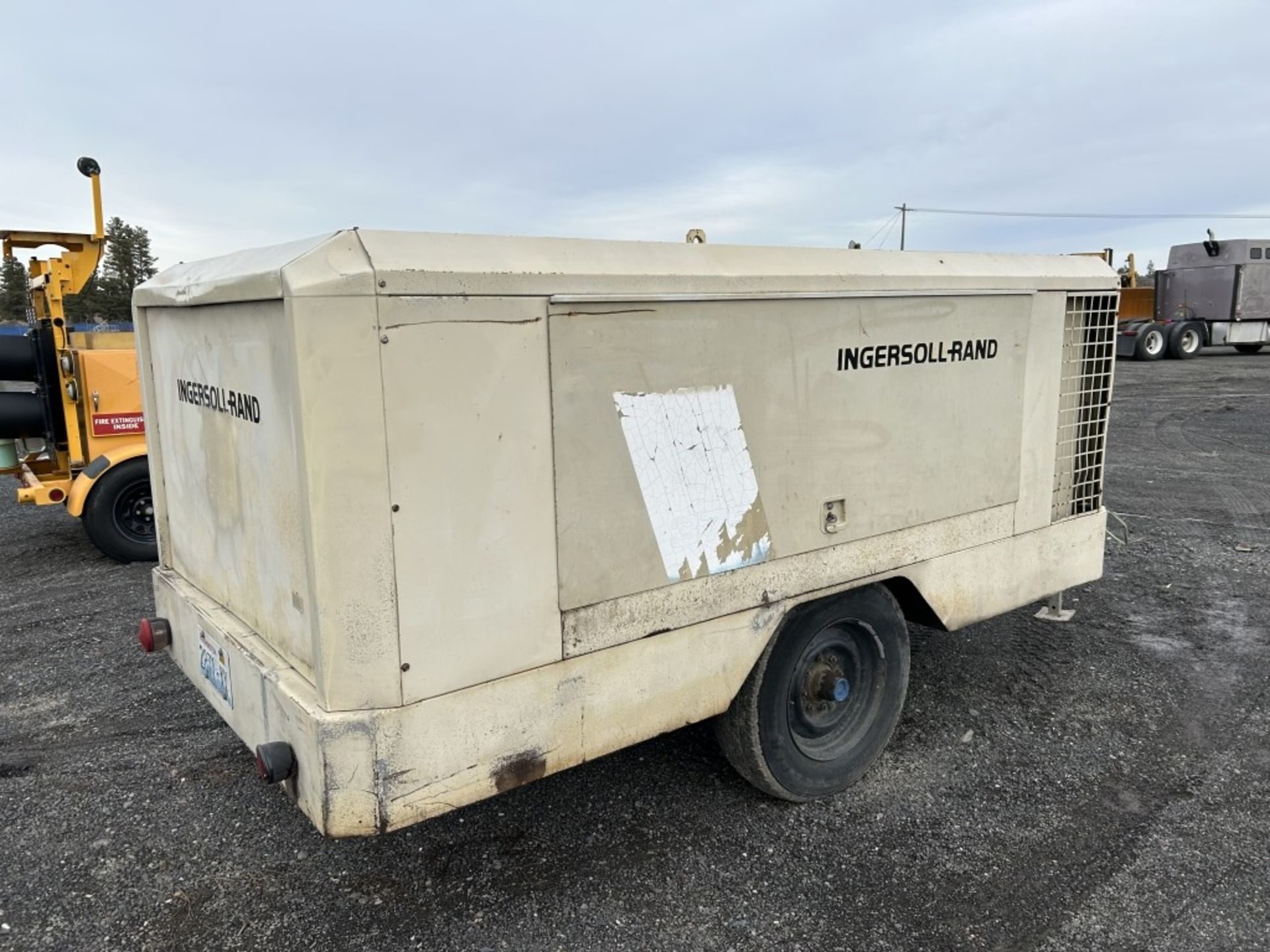 1989 Ingersoll-Rand 375 Towable Air Compressor - Image 5 of 27