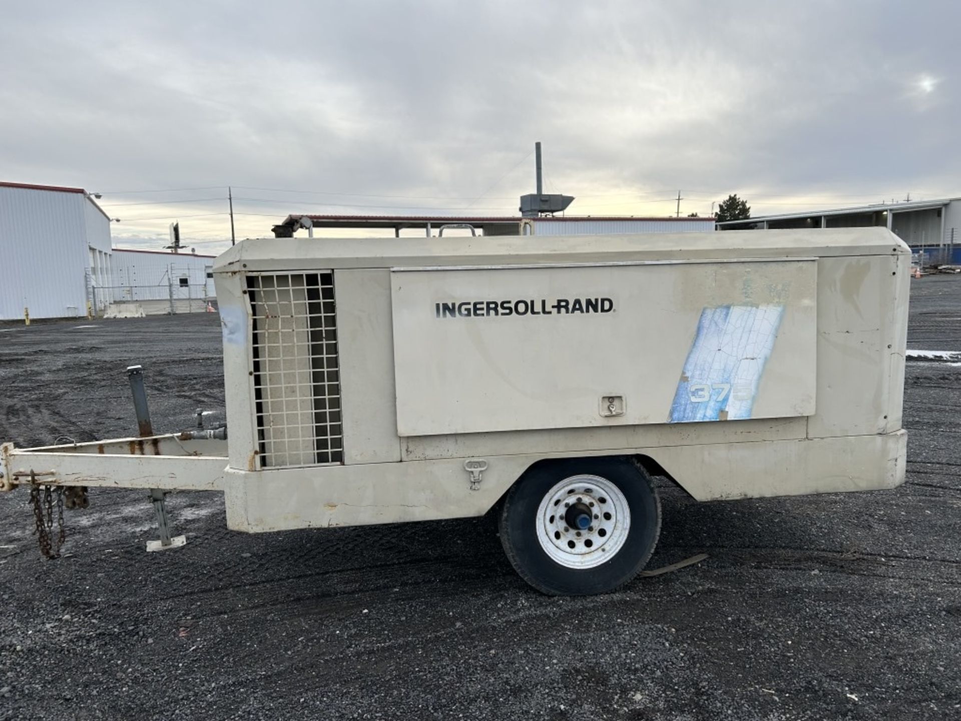 1989 Ingersoll-Rand 375 Towable Air Compressor - Image 2 of 27