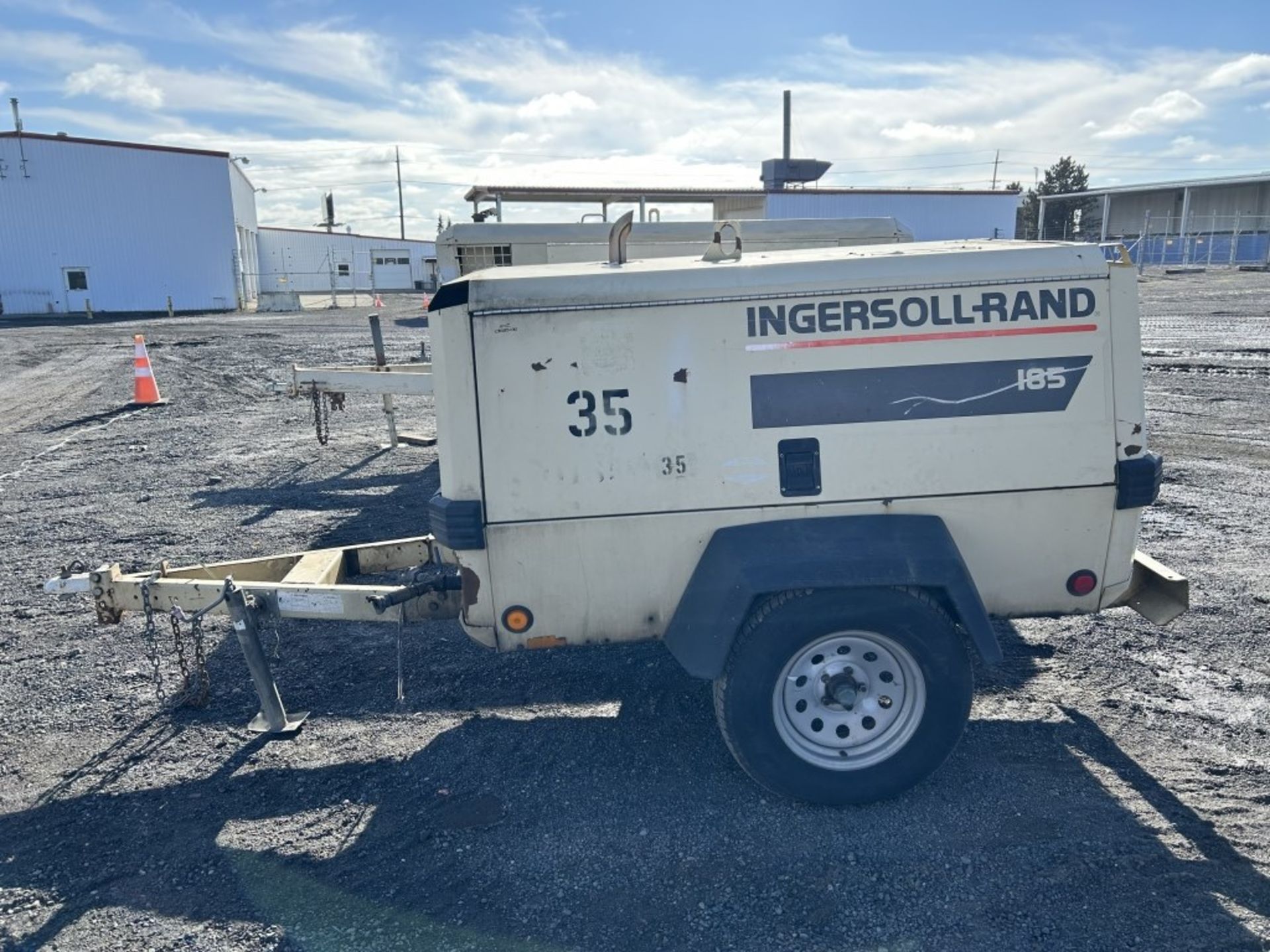 1999 Ingersoll-Rand 185 Towable Air Compressor - Image 2 of 29