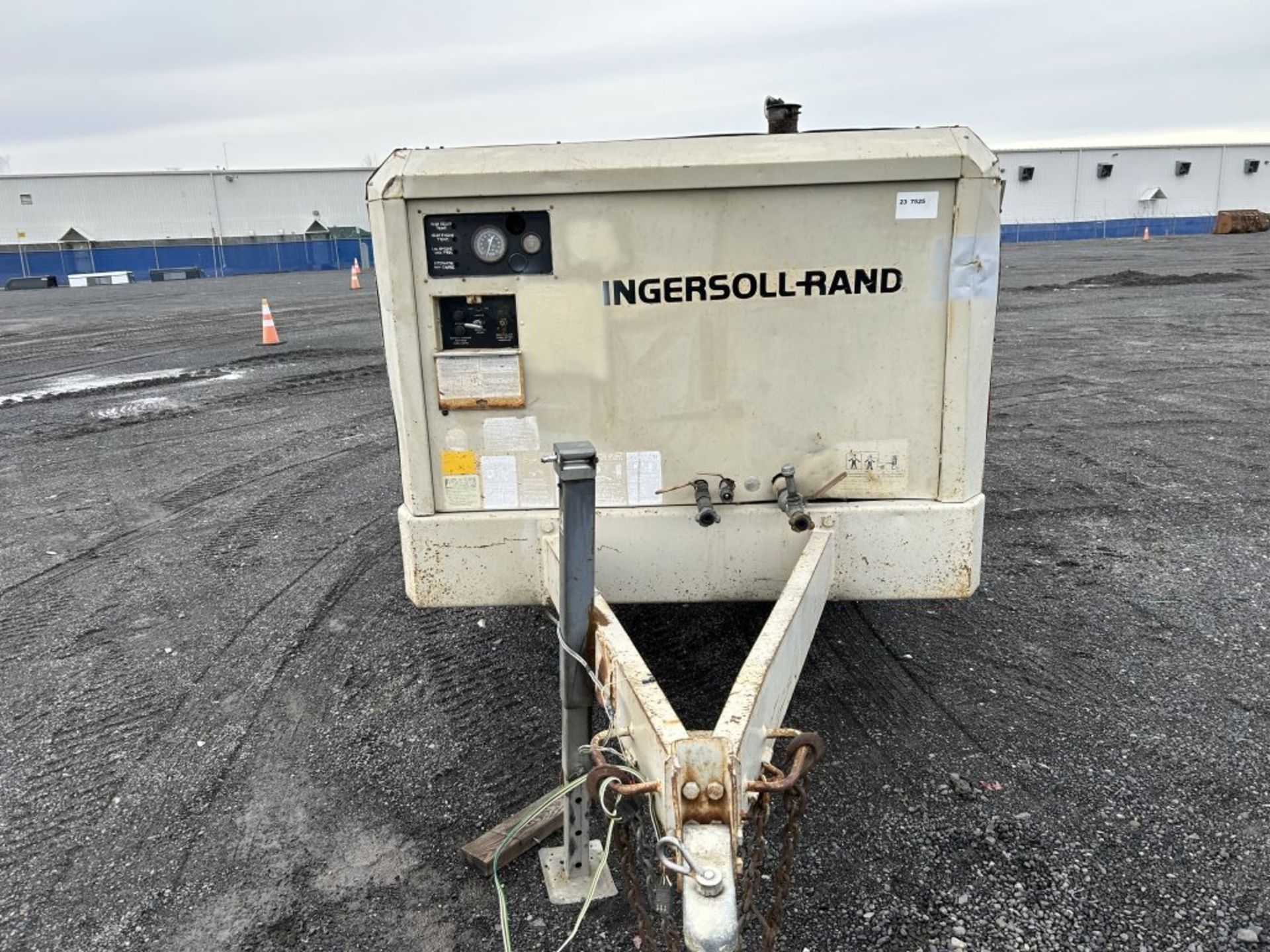 1989 Ingersoll-Rand 375 Towable Air Compressor - Image 8 of 27