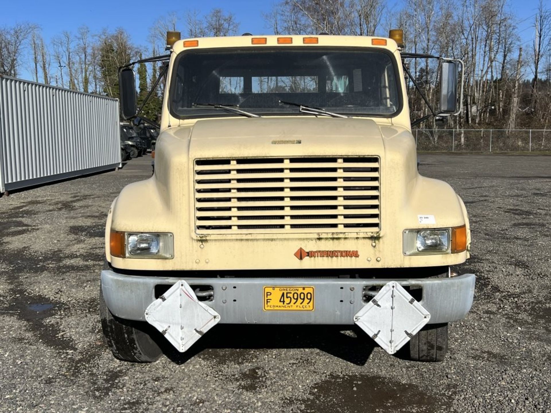 1990 International 4600 Flatbed Truck - Image 8 of 34