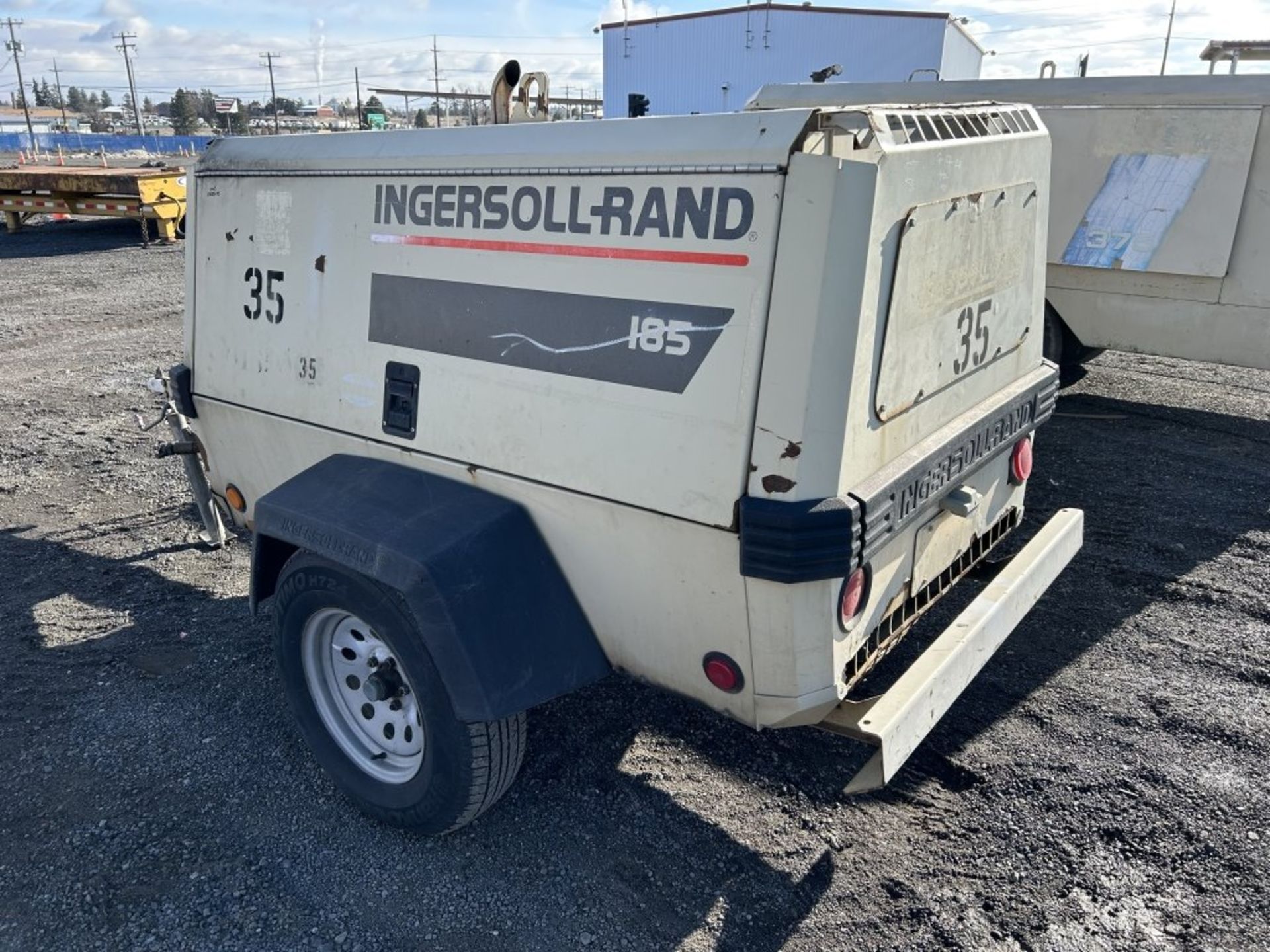 1999 Ingersoll-Rand 185 Towable Air Compressor - Image 3 of 29