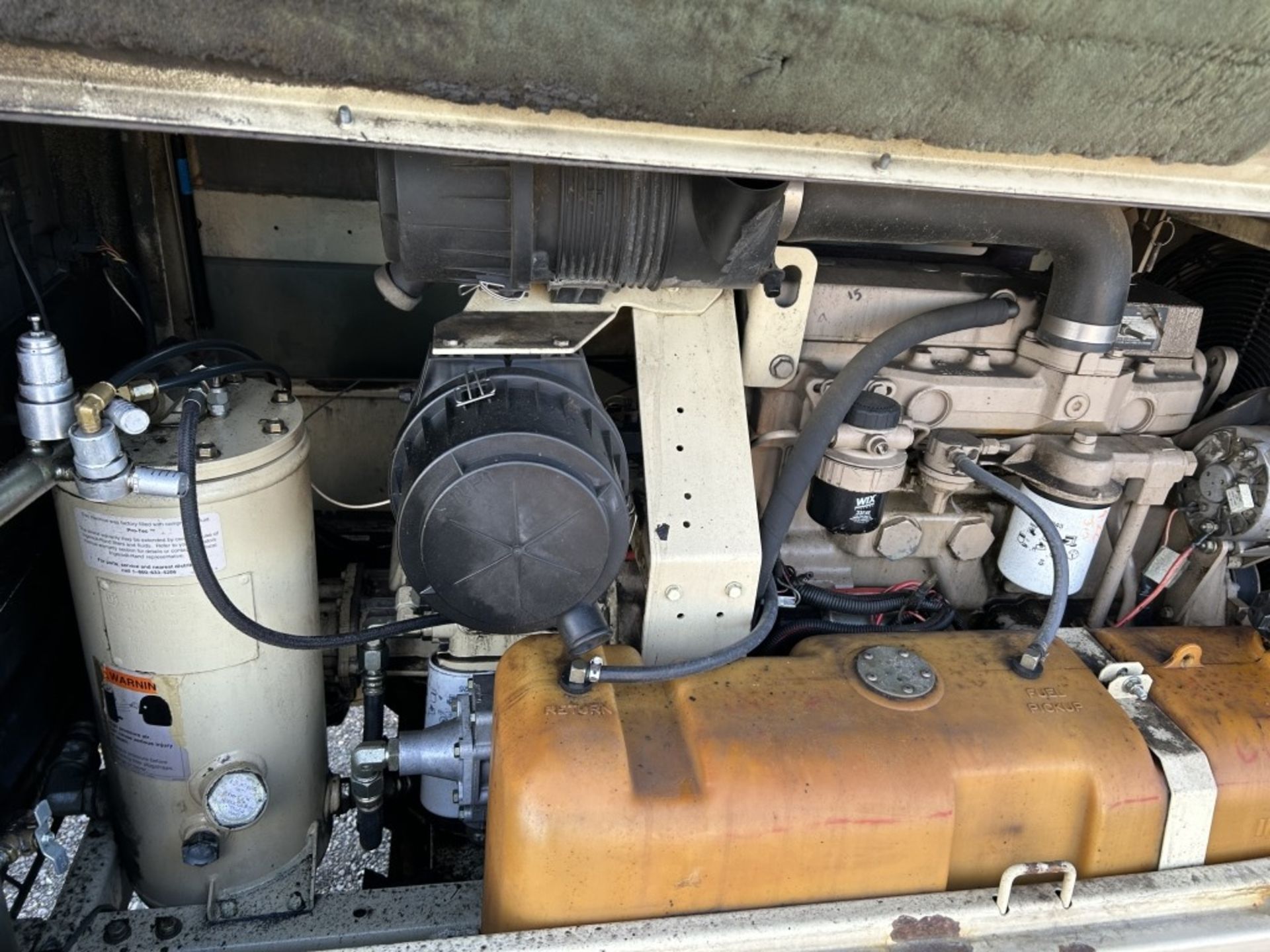 1999 Ingersoll-Rand 185 Towable Air Compressor - Image 19 of 29