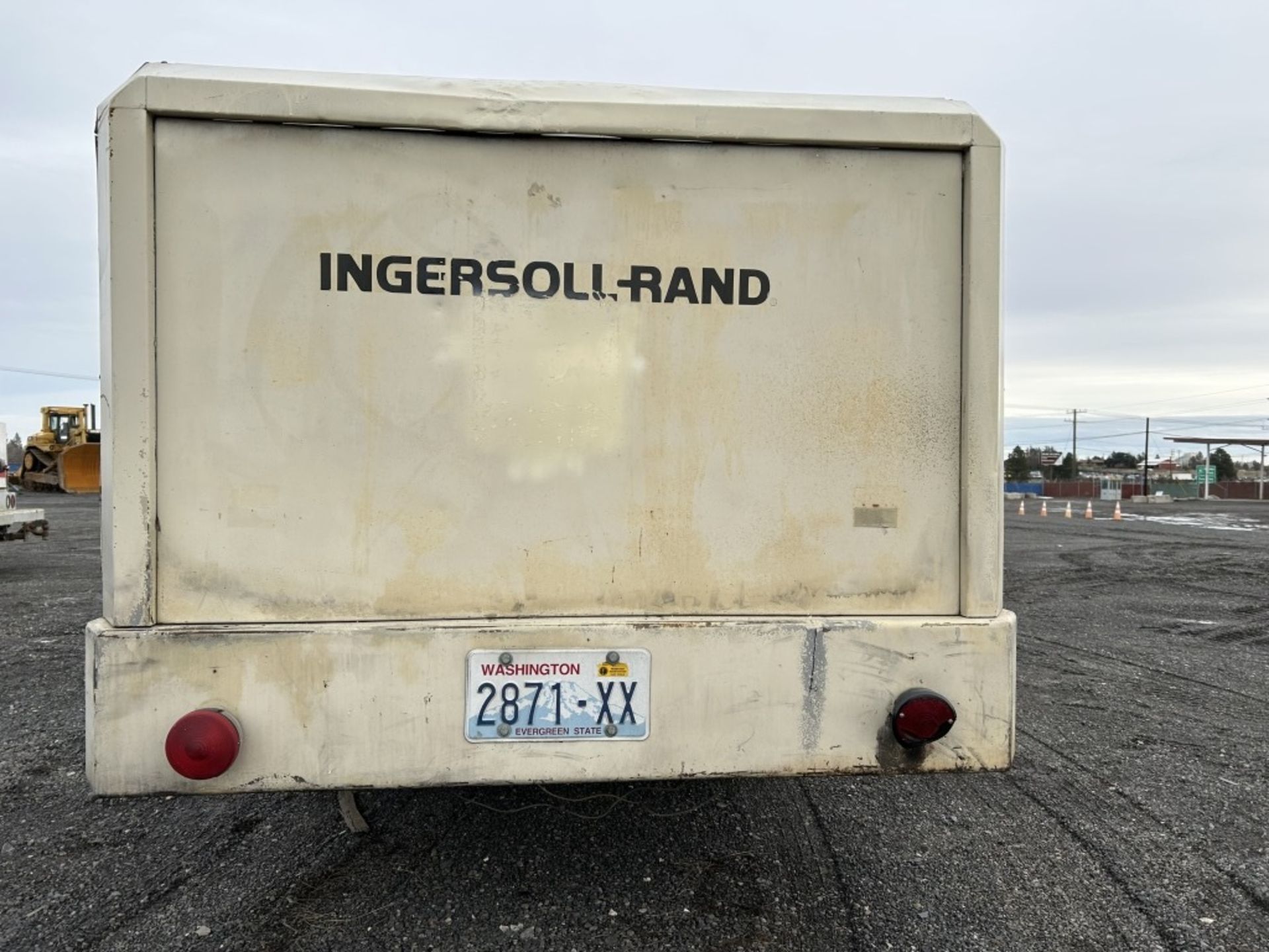 1989 Ingersoll-Rand 375 Towable Air Compressor - Image 4 of 27