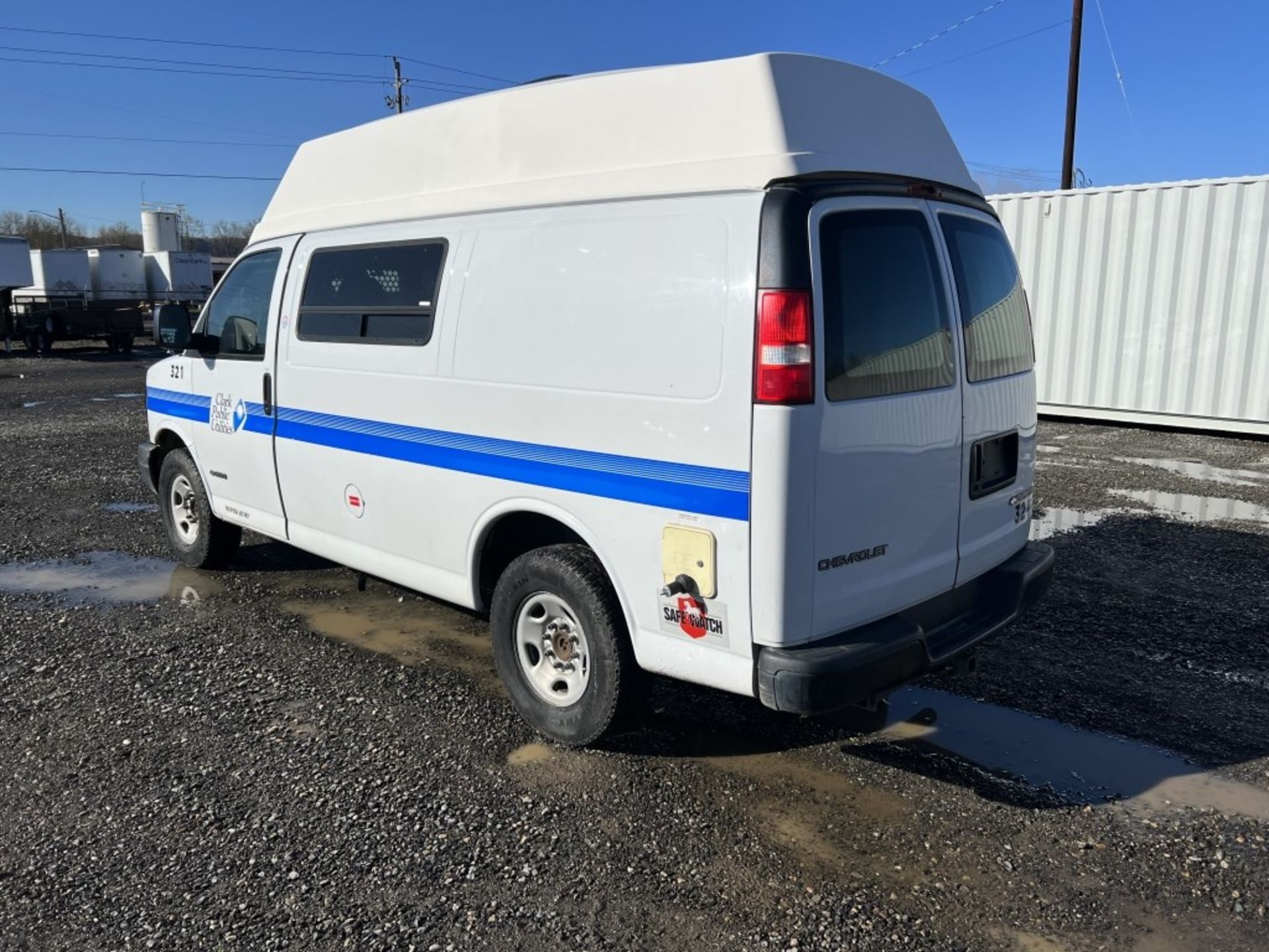 2006 Chevrolet Express 3500 Cargo Van - Image 6 of 30