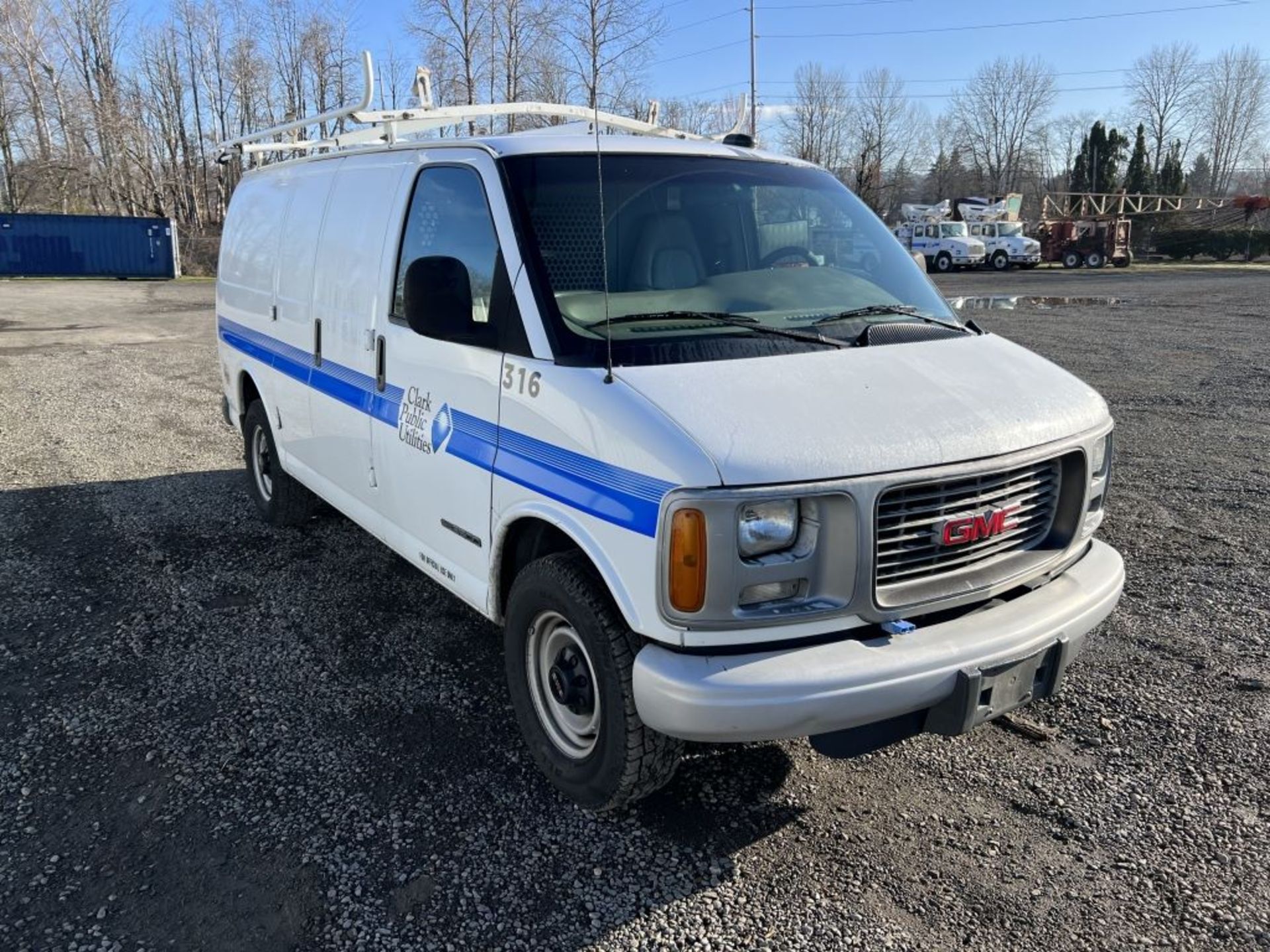 2000 GMC Savana 3500 Cargo Van - Image 2 of 33