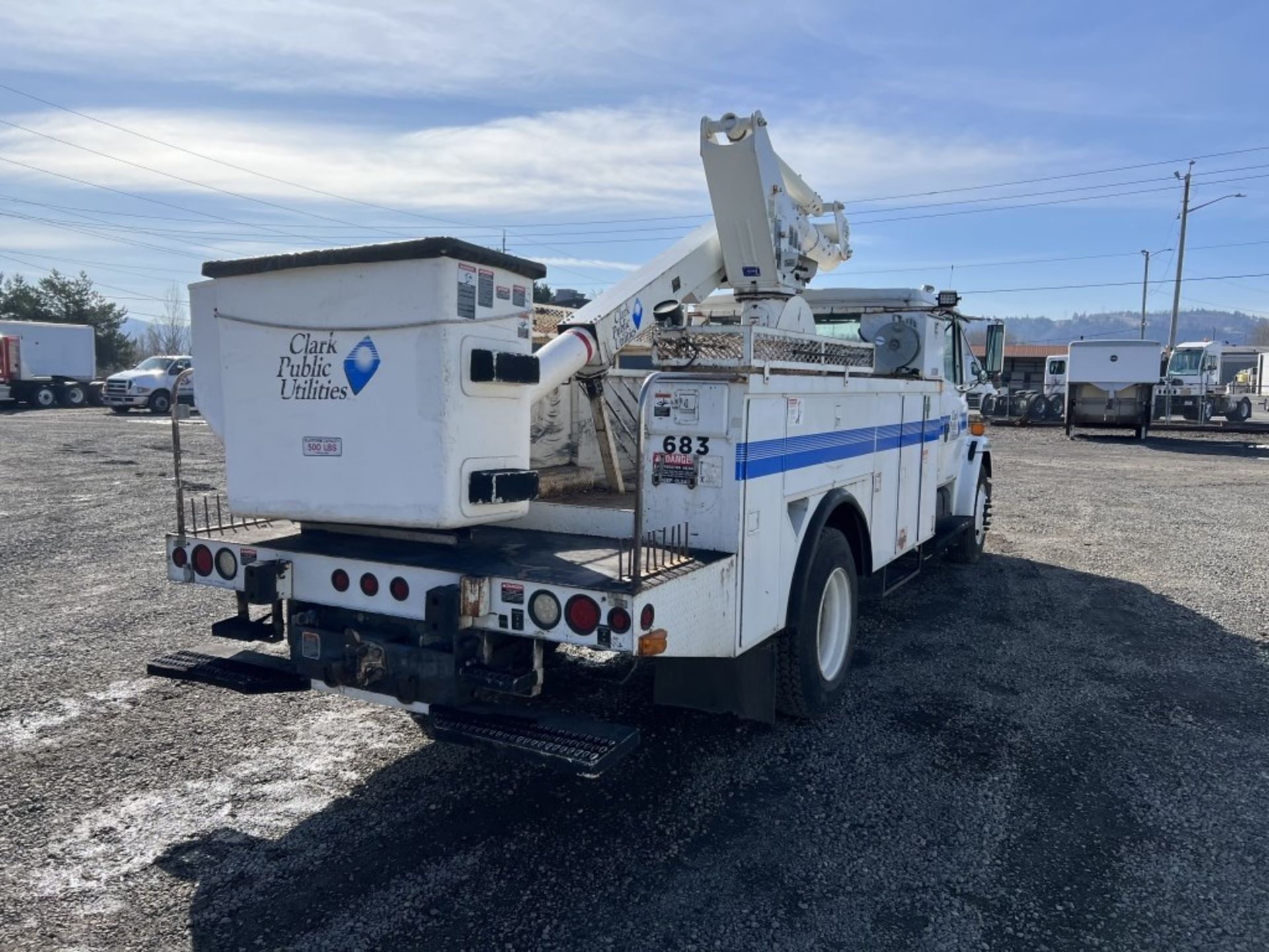 1999 Freightliner FL70 Extra Cab Bucket Truck - Image 4 of 49