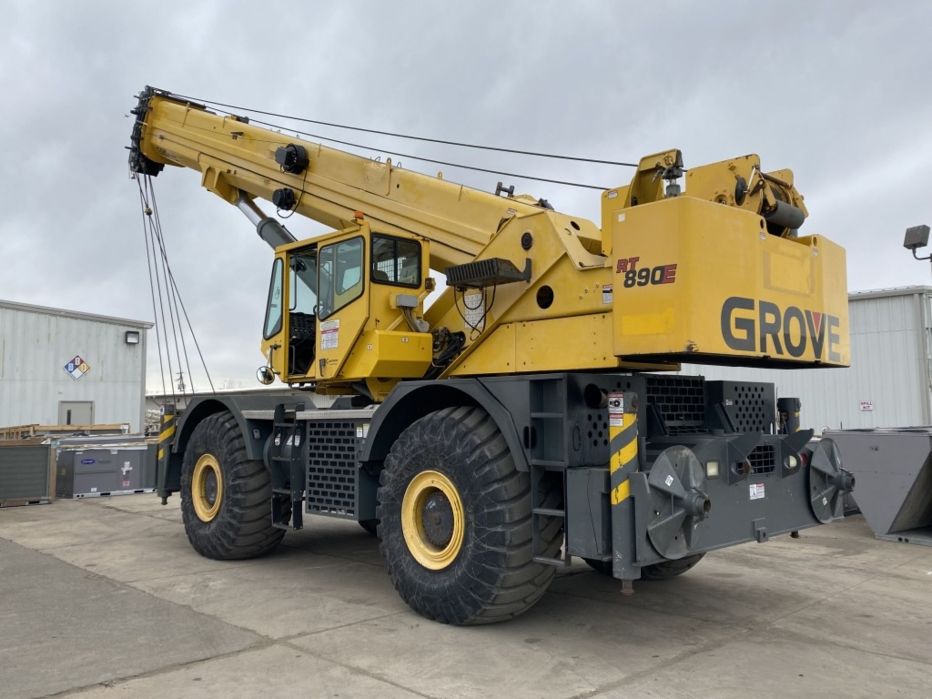 2005 Grove RT890E 4x4 Rough Terrain Crane - Image 2 of 38