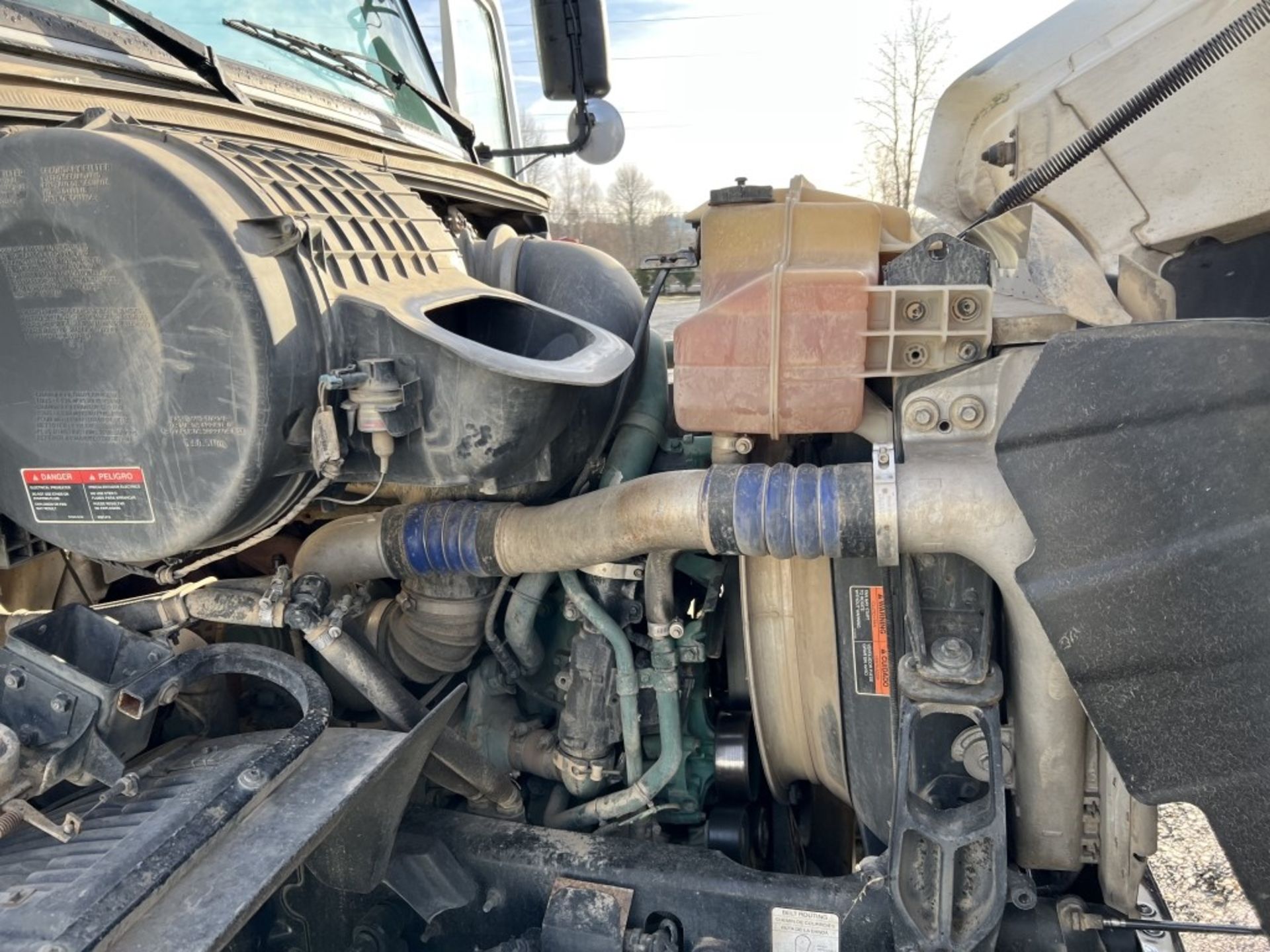 2013 Volvo Tri-Axle Dump Truck - Image 25 of 39